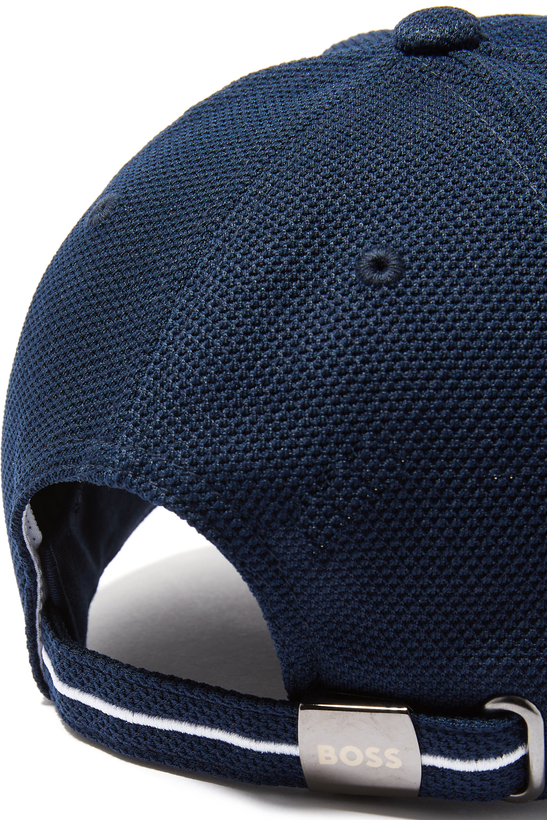 كاب مطرز بشعار الماركة