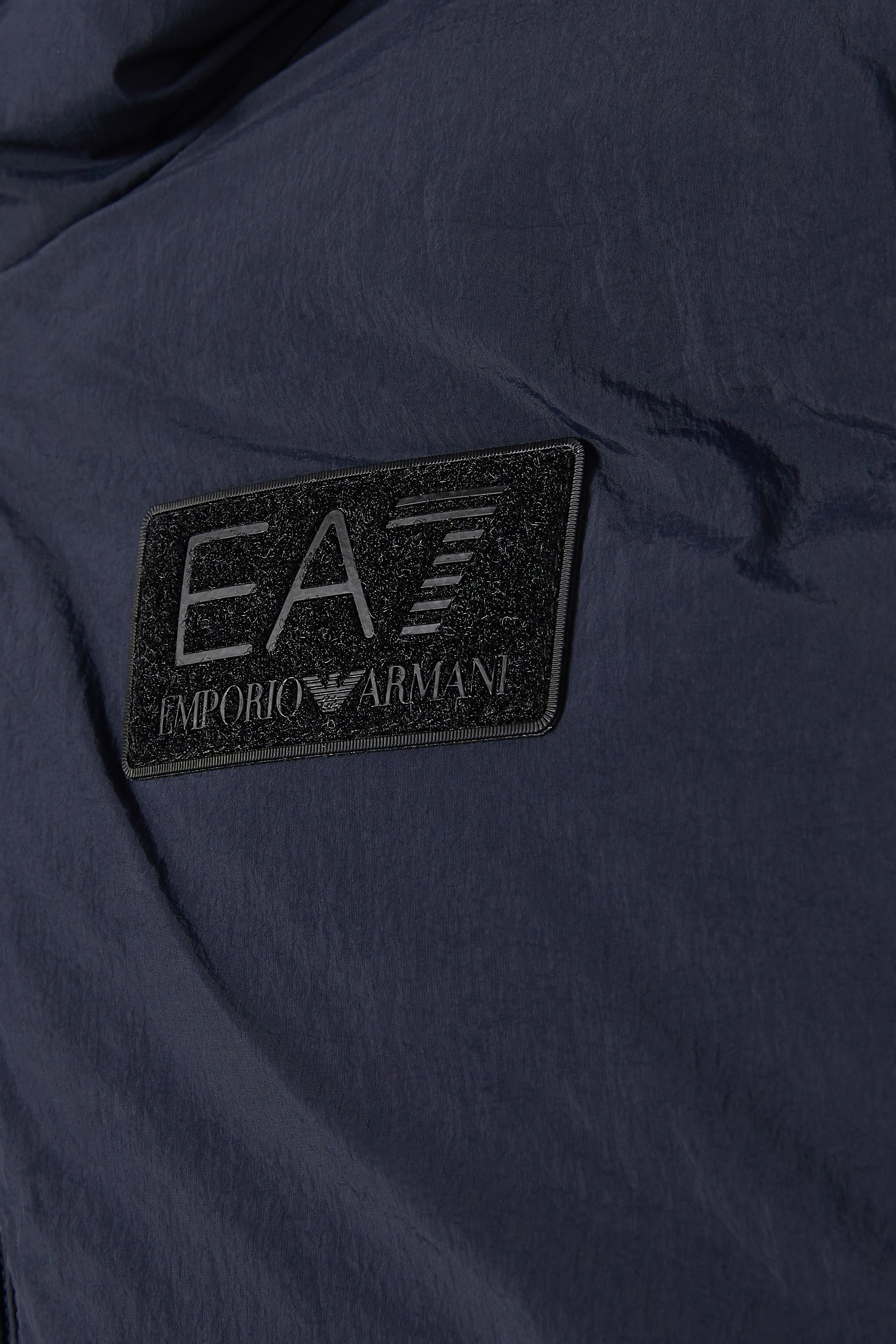 جاكيت بتصميم مبطن مُزين بشعار الماركة للأطفال