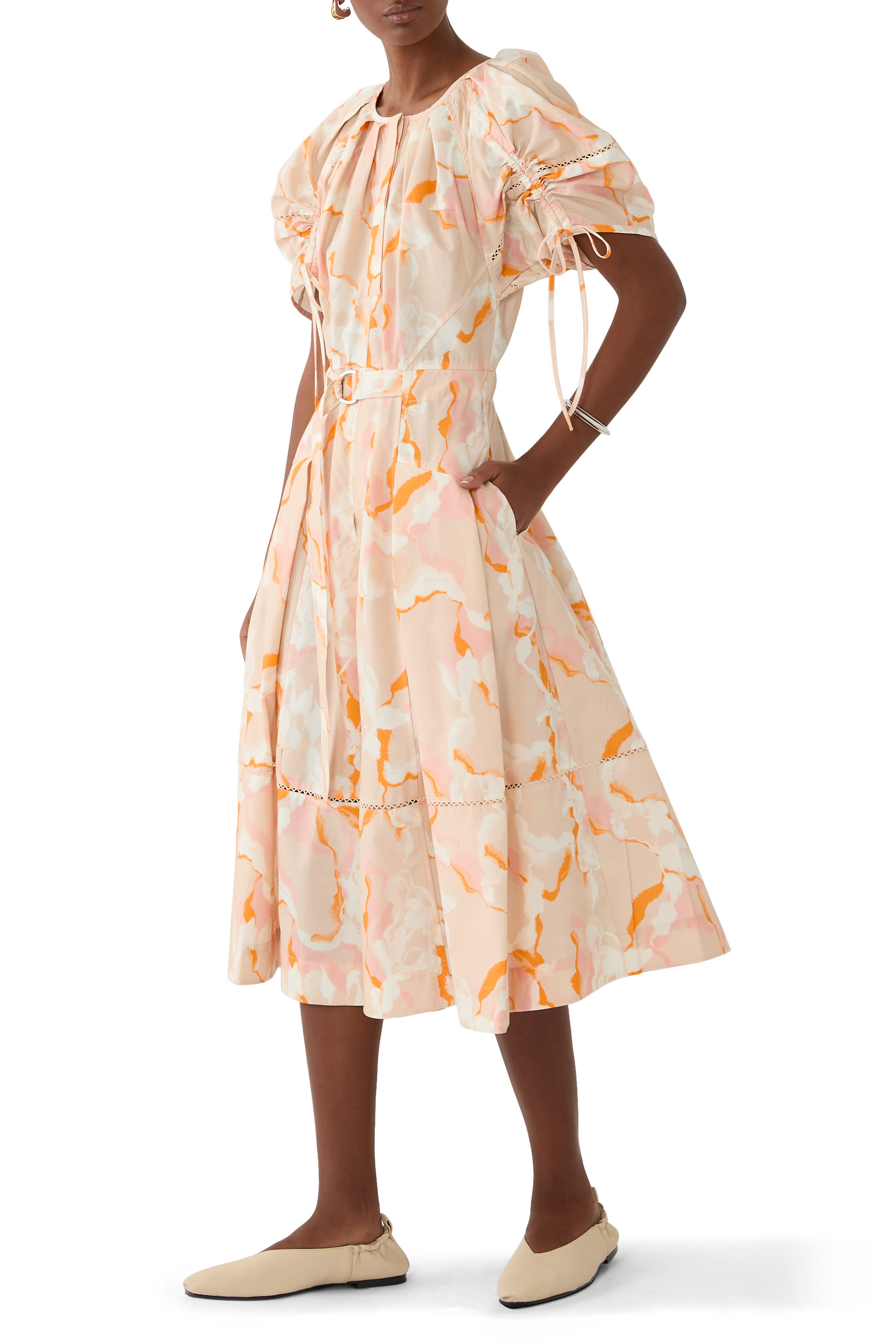 فستان أبستراكت فاينز بأكمام برباط تضييق