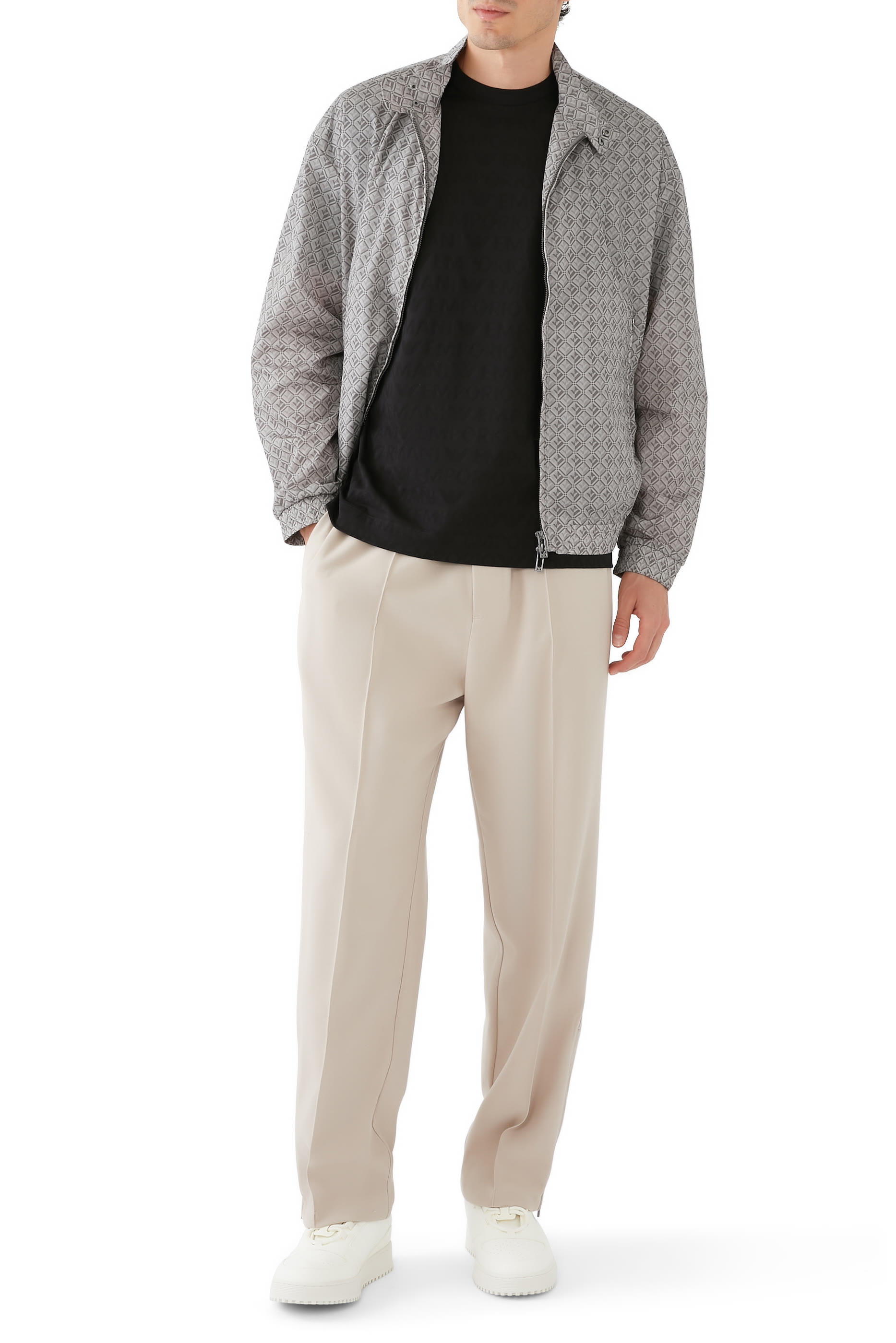 جاكيت نايلون بشعار الماركة بحجم صغير