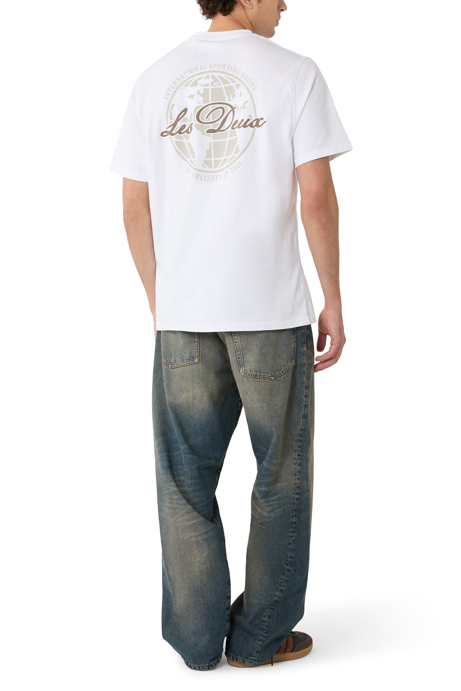 تيشيرت بن بطبعة كرة أرضية