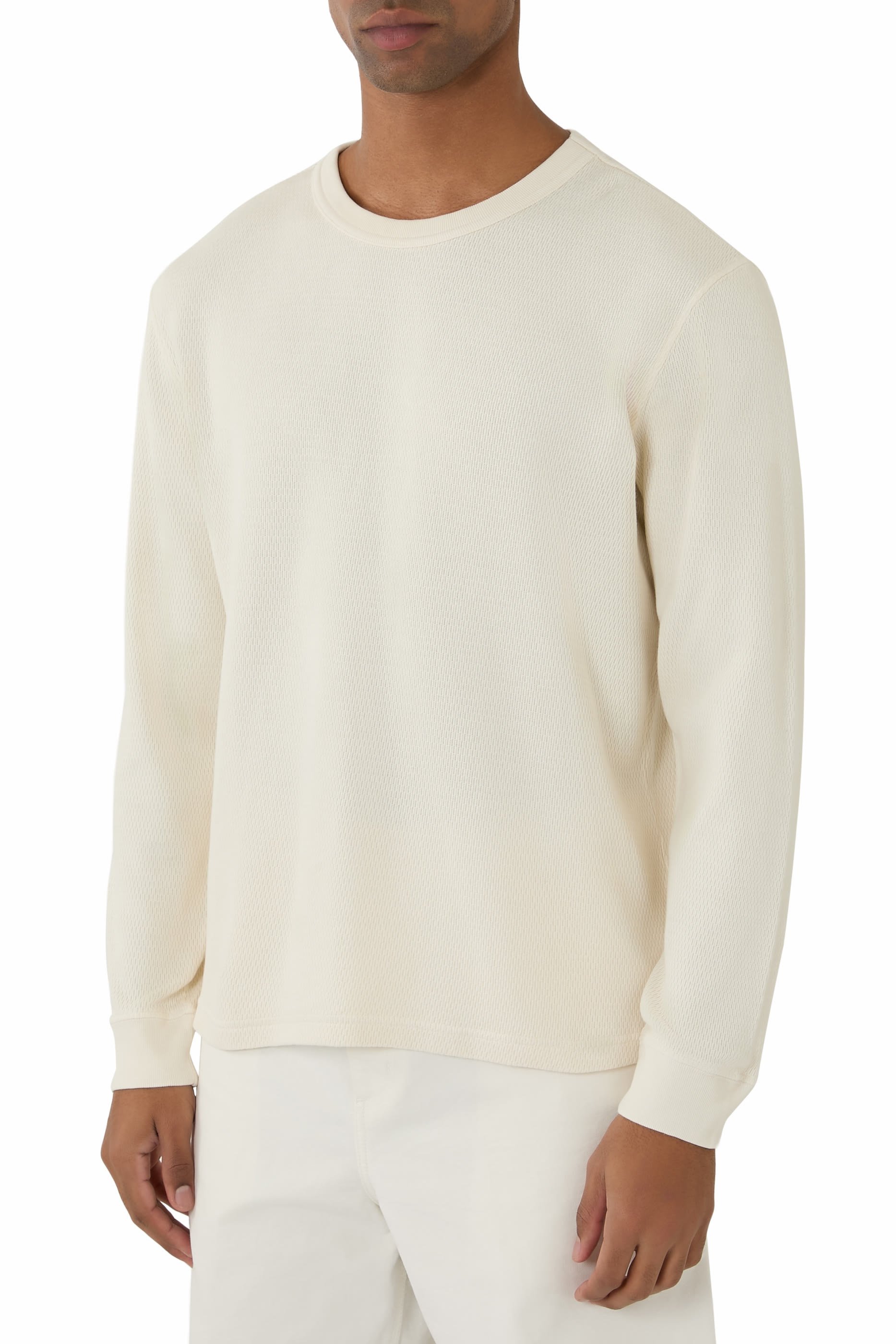 كنزة بياقة ضيقة وافل