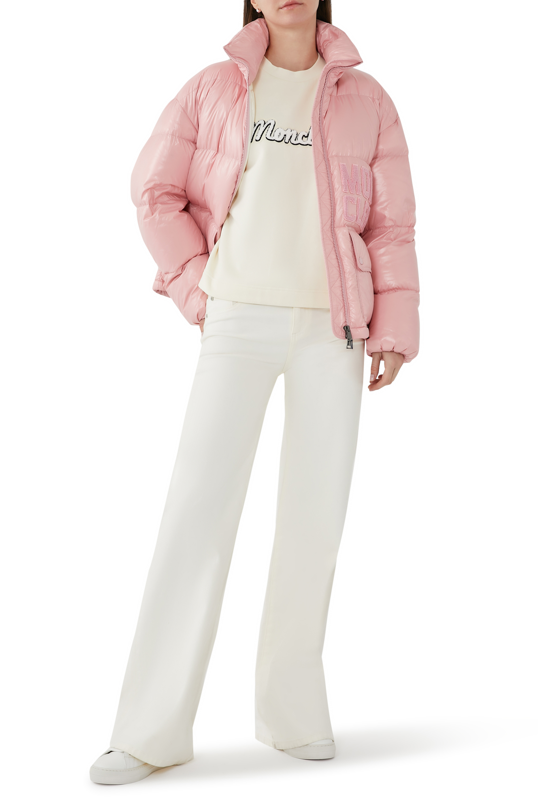 سويت شيرت مطرز بشعار الماركة