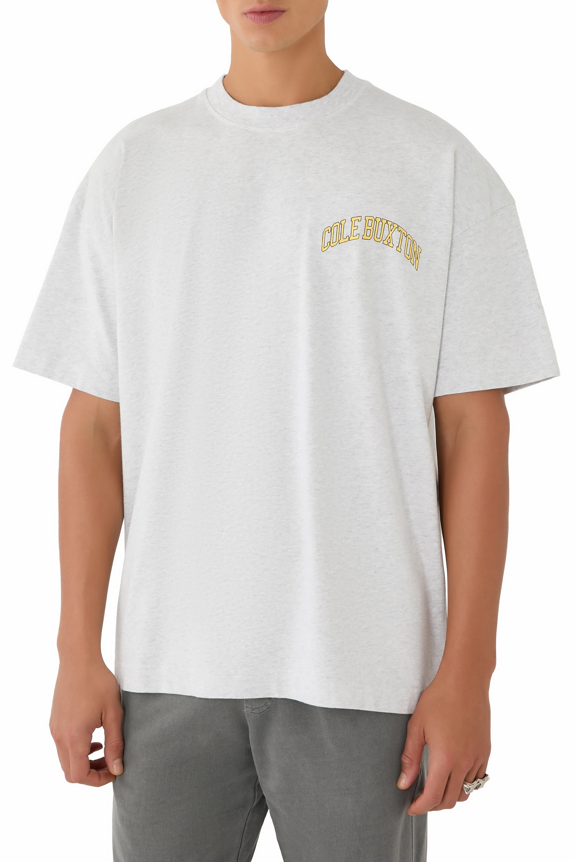 تيشيرت بطبعة باللون الاصفر