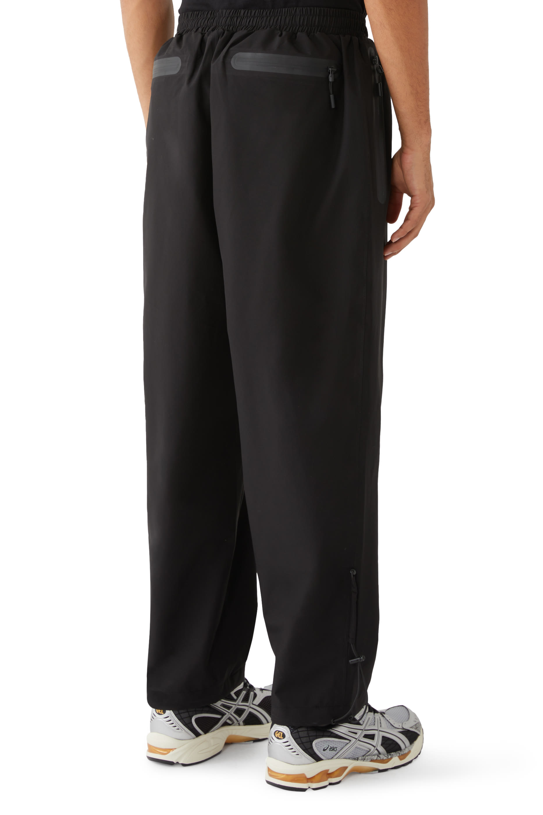 بنطال رياضي في 2 شيل