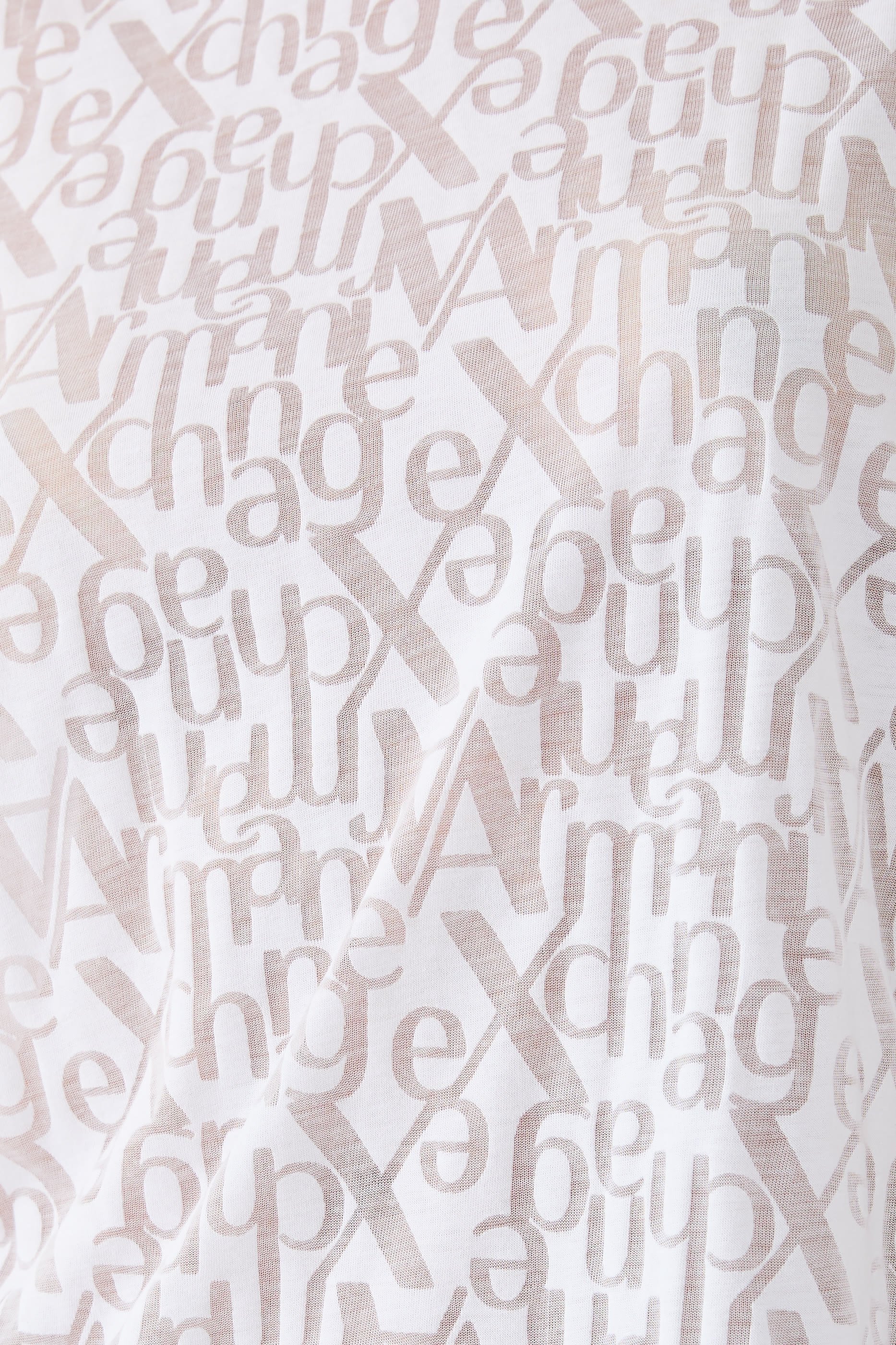 تيشيرت بشعار الماركة