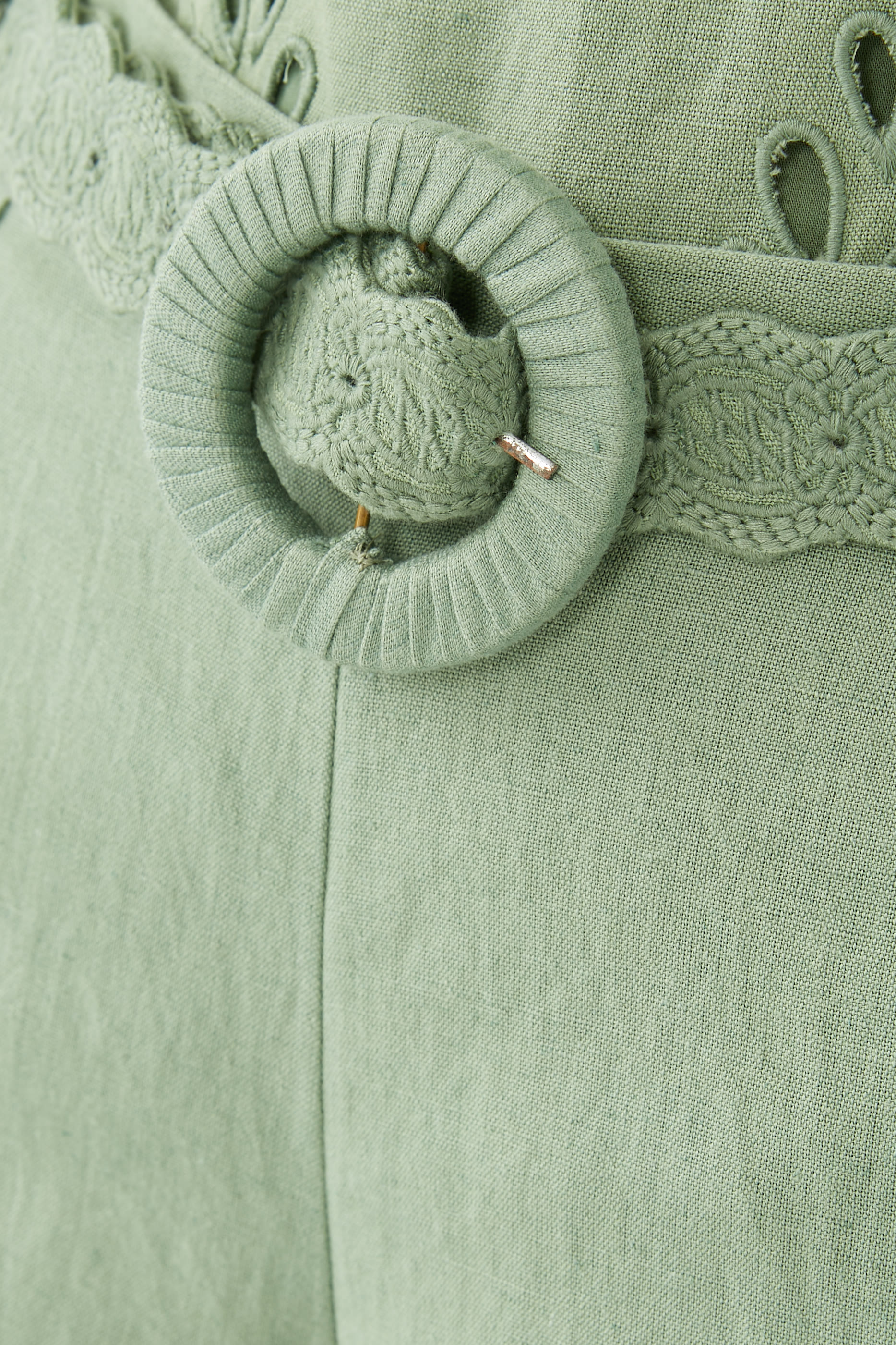 بنطال أليا واسع بحزام بمشبك