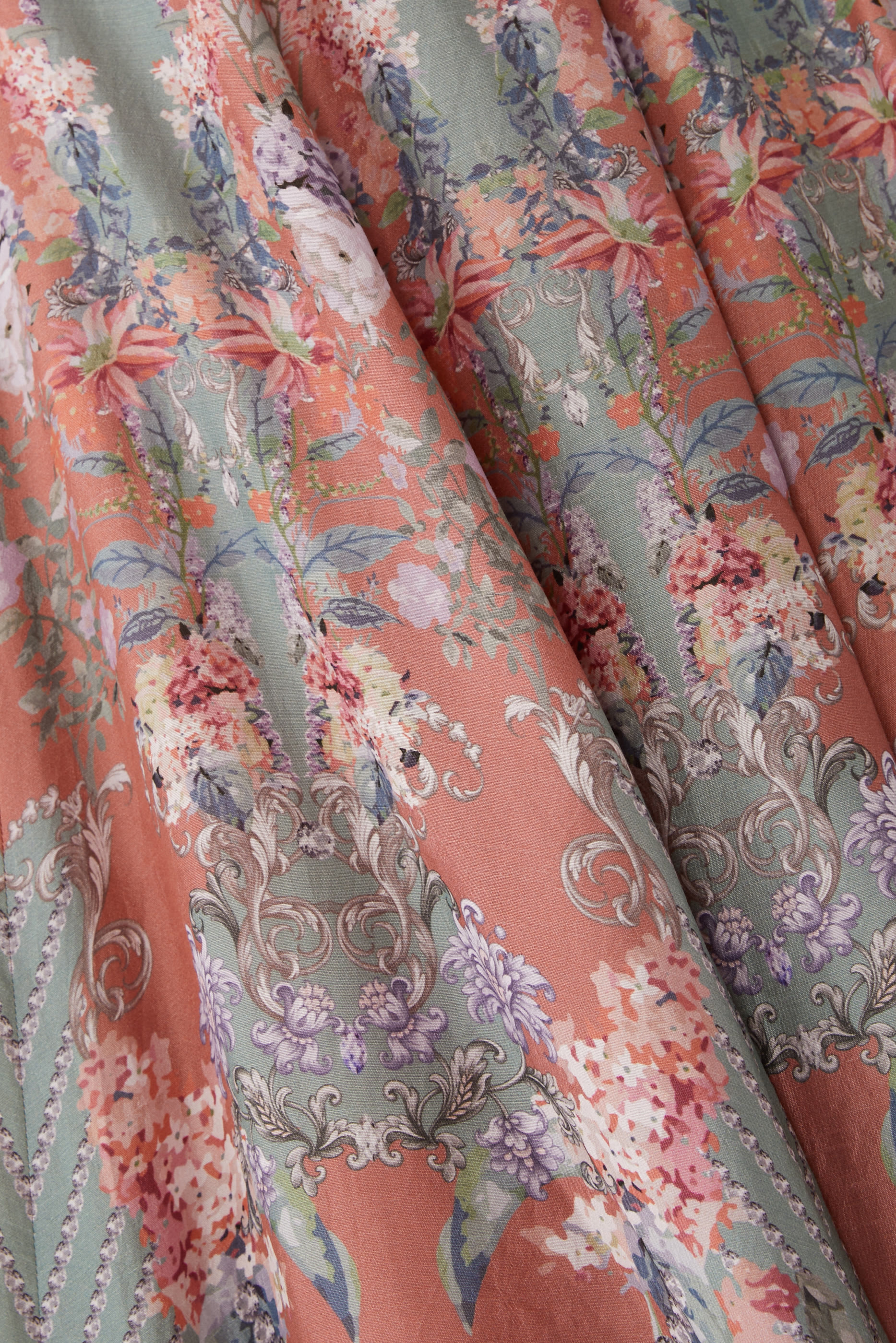 طقم هارمونيا ليهينغا بطبعات زهور