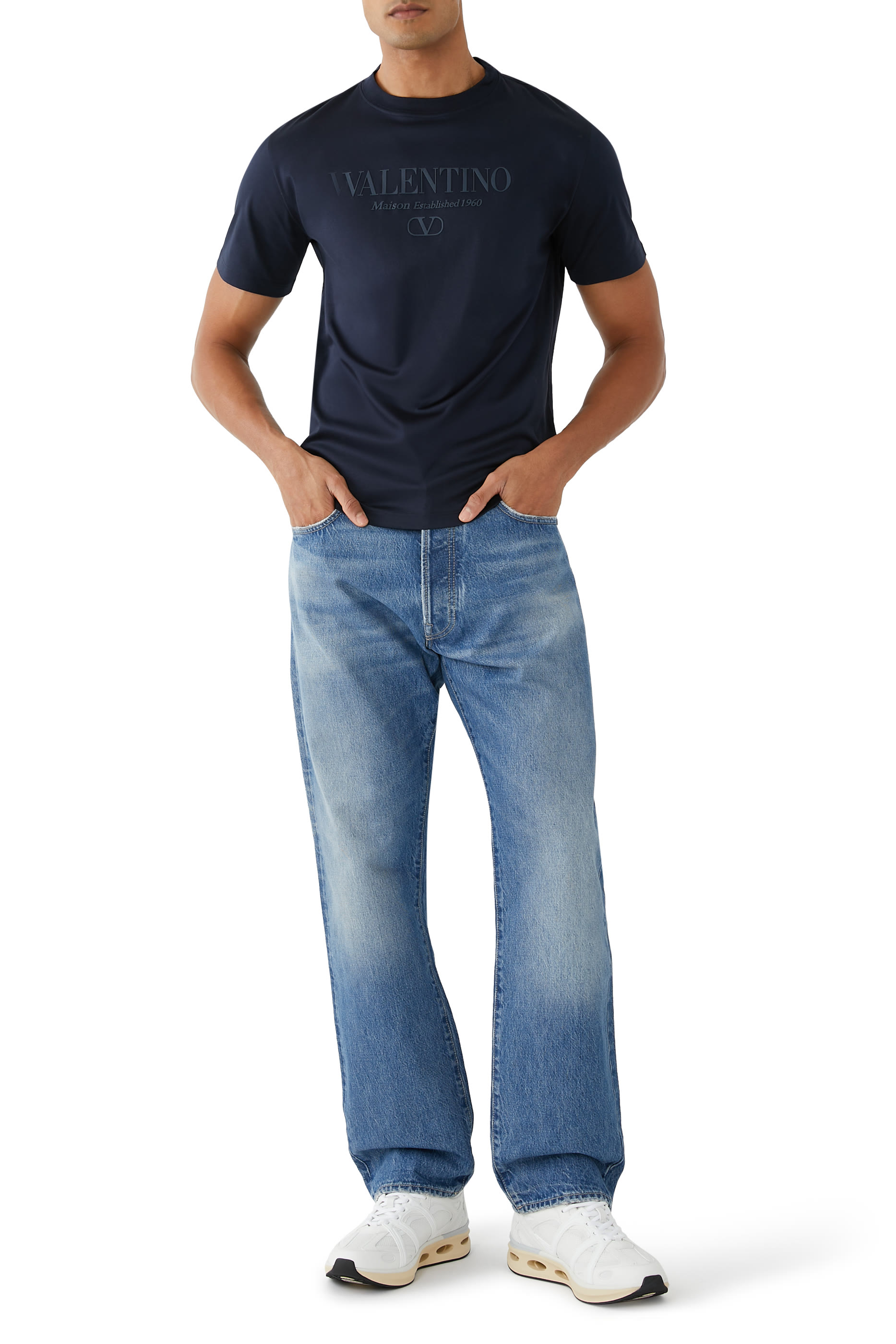 سنيكرز إيزي جوغ بكاحل منخفض وشعار V