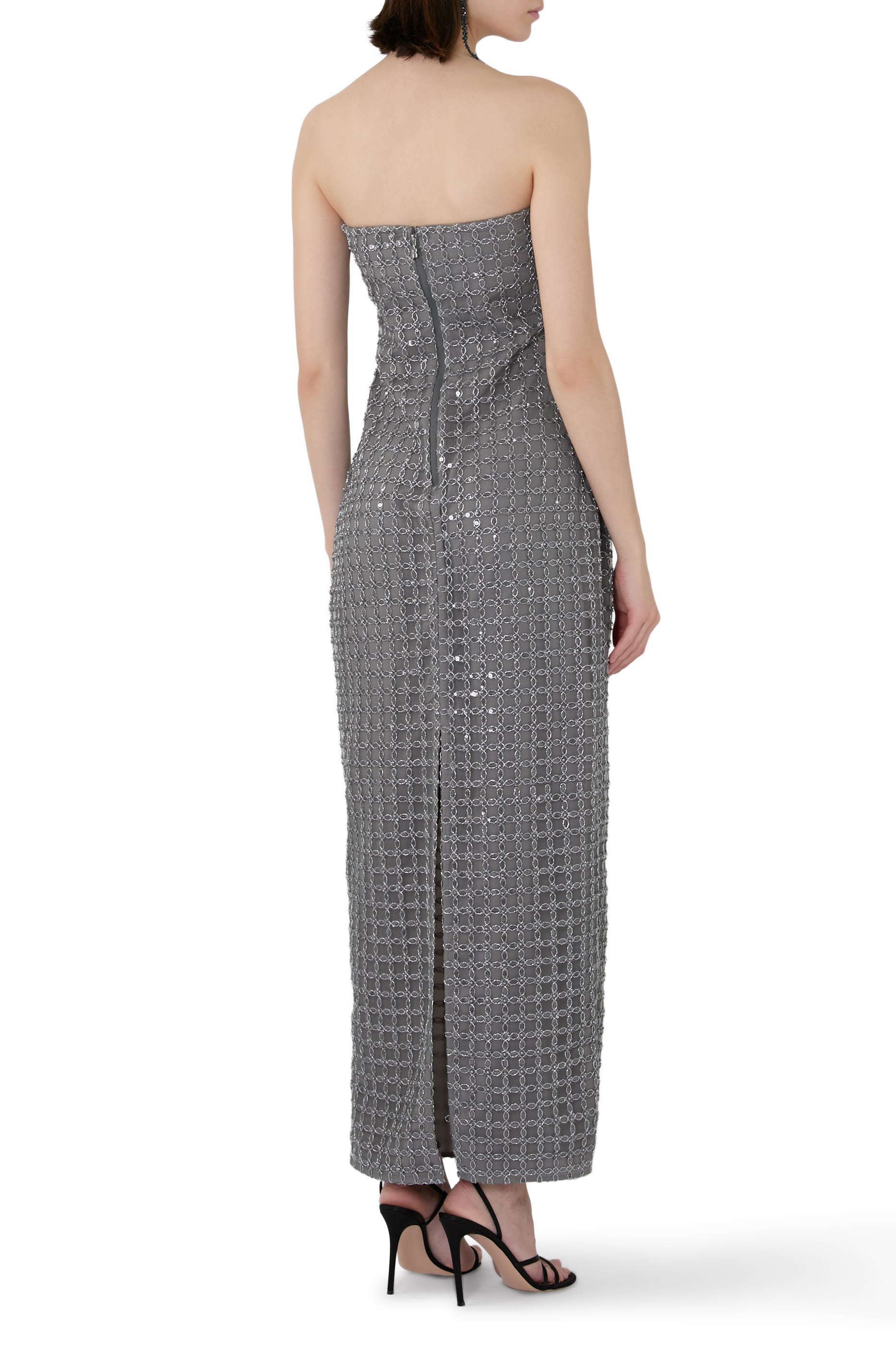 فستان بقصة ضيقة طويلة مزين بخرز