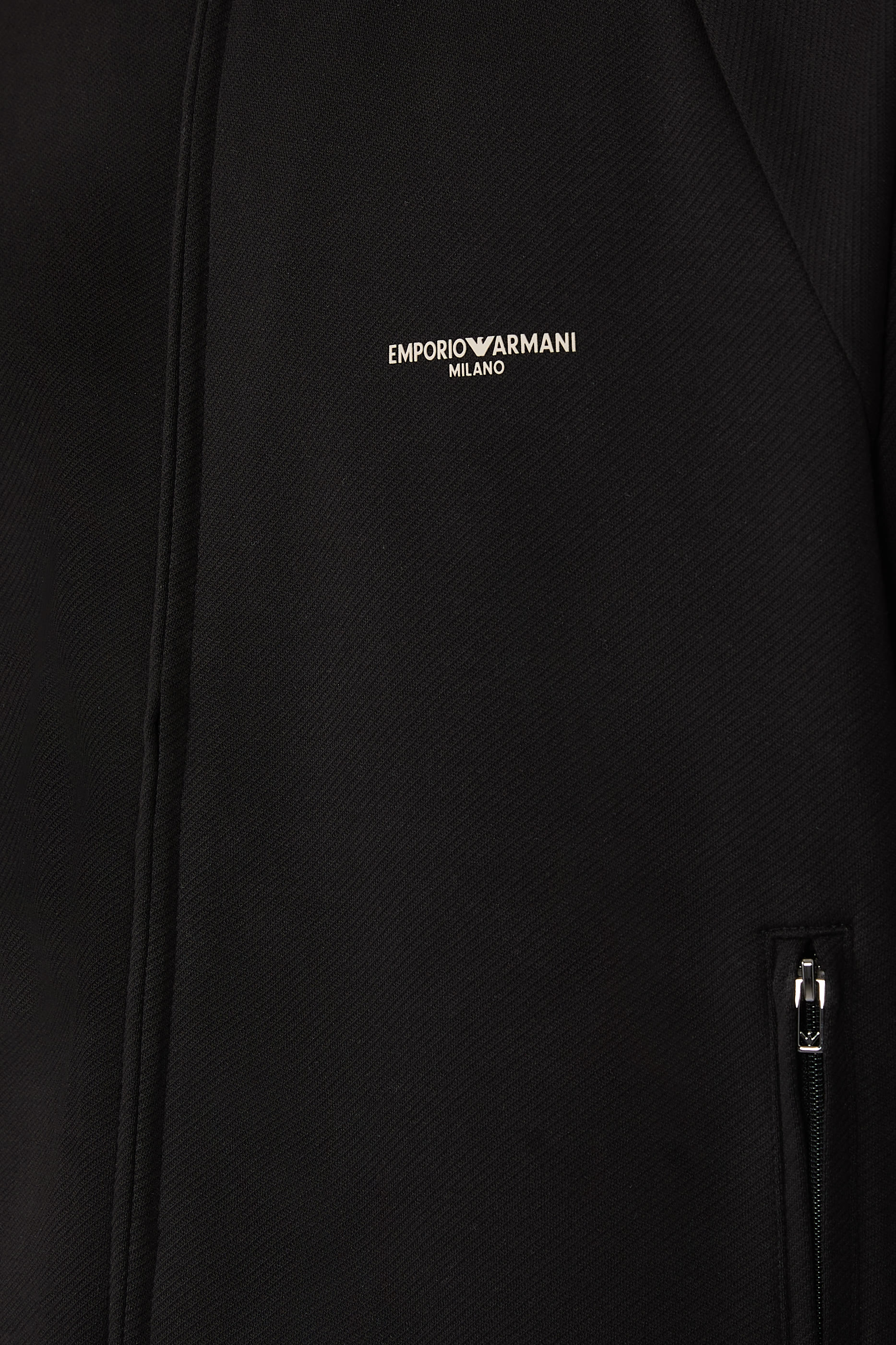 سويت شيرت بسحاب وشعار الماركة