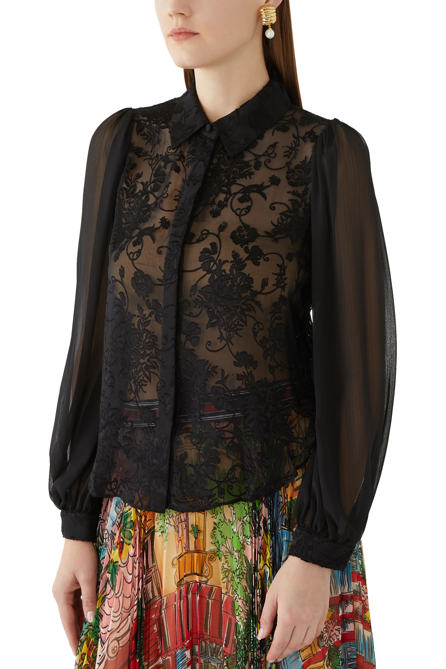 بلوزة روان مبطنة بأزرار