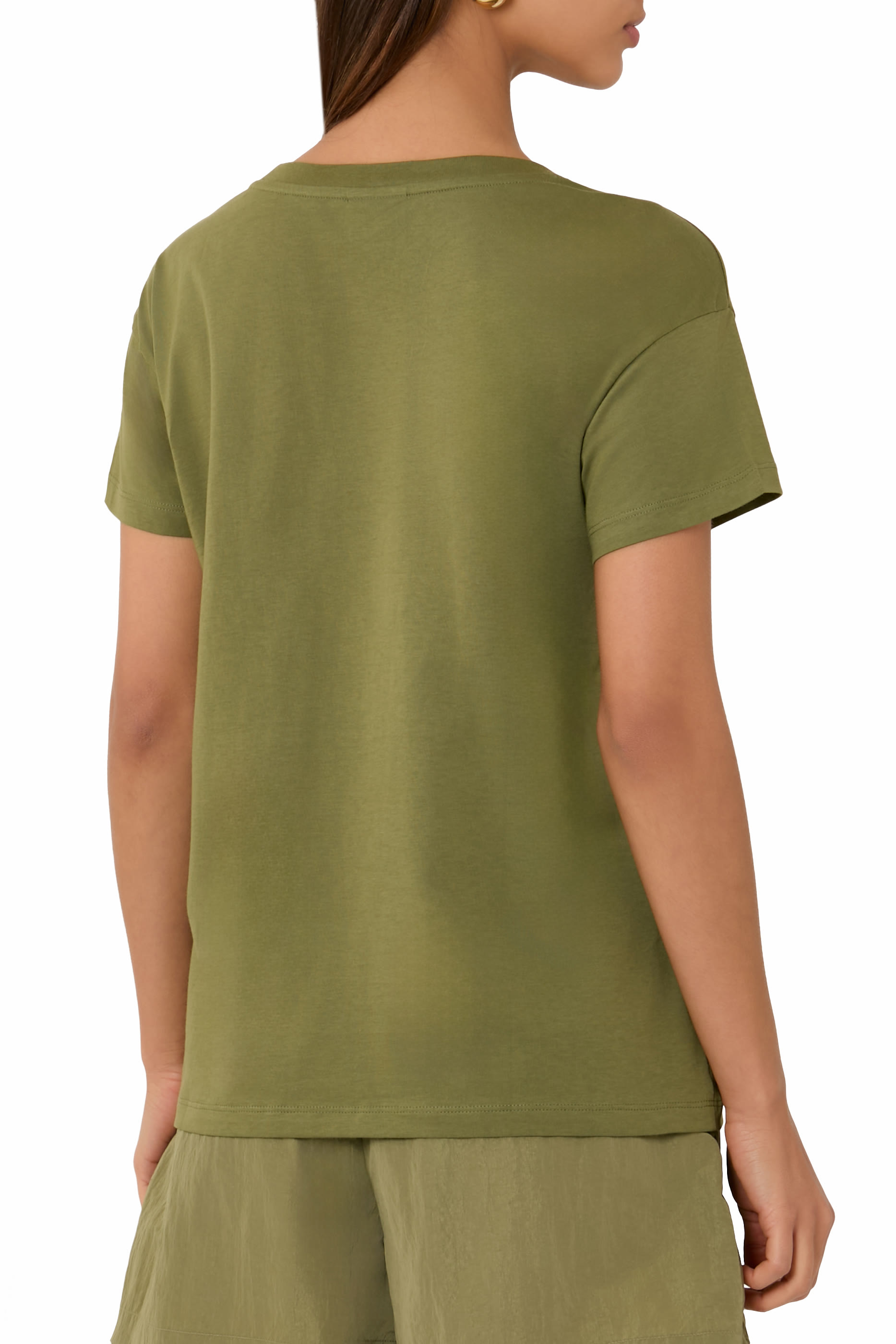 تيشيرت بقصة مريحة وطبعة شعار الماركة