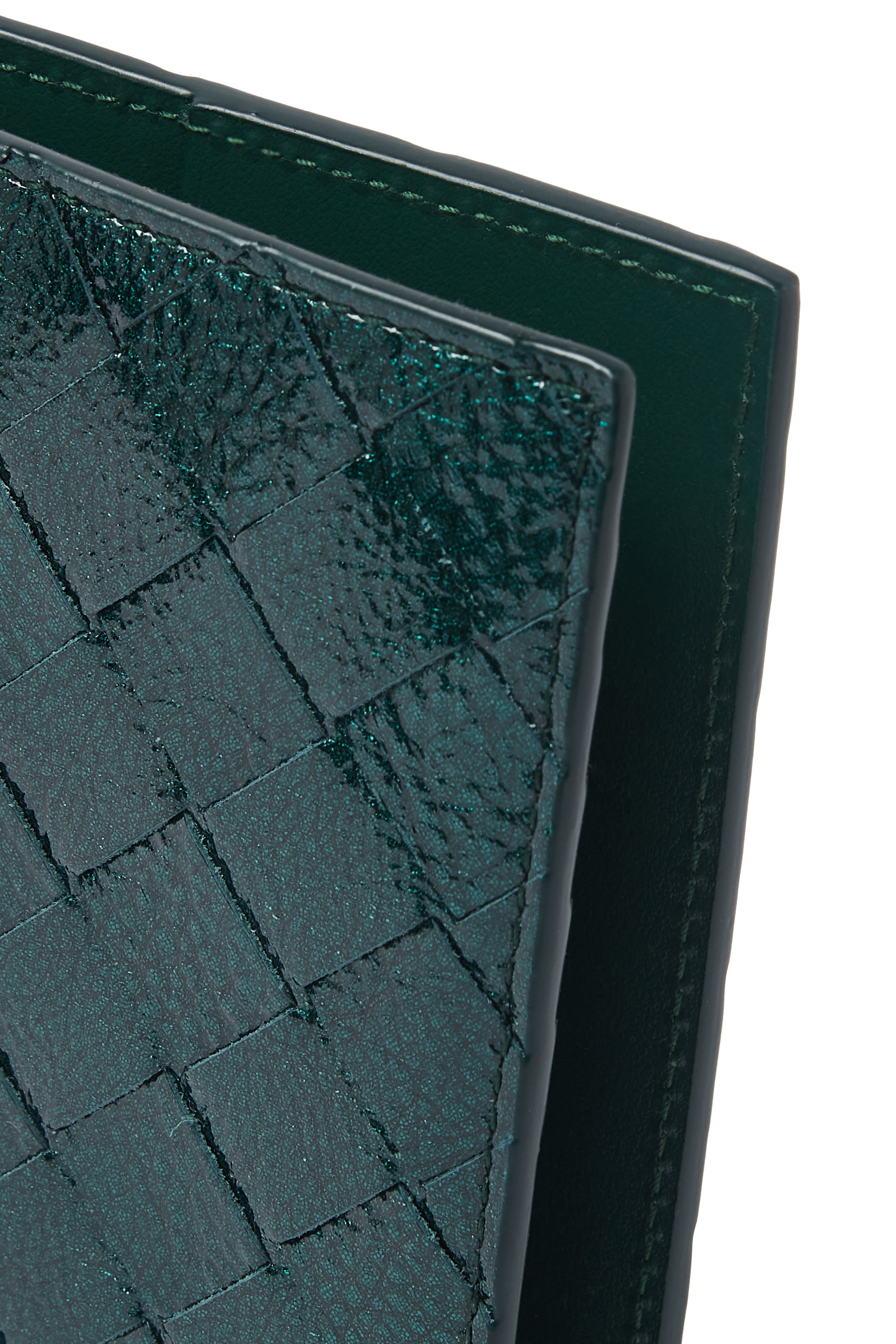 حافظة جواز سفر بتصميم مجدول