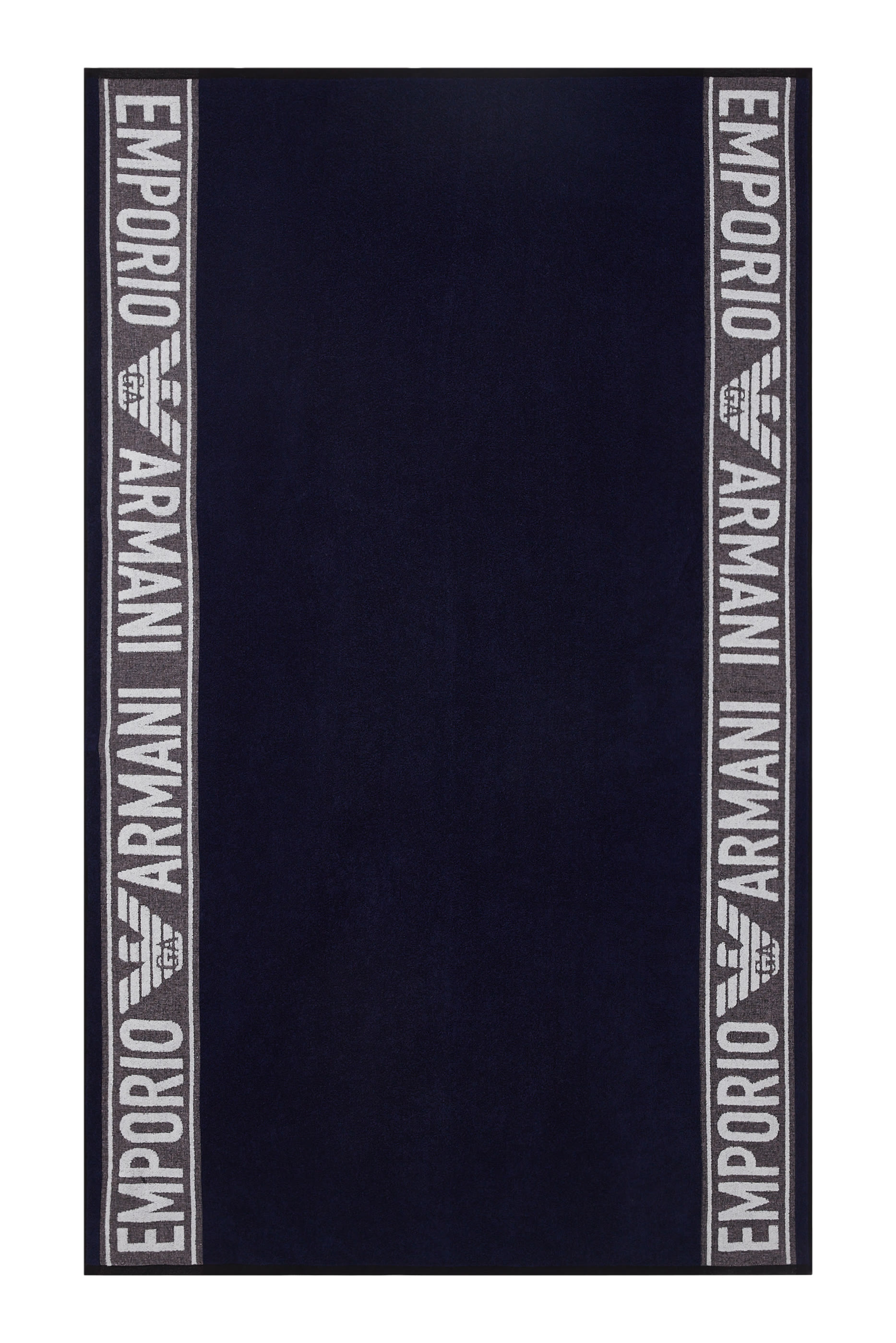 منشفة شاطئ بشعار الماركة