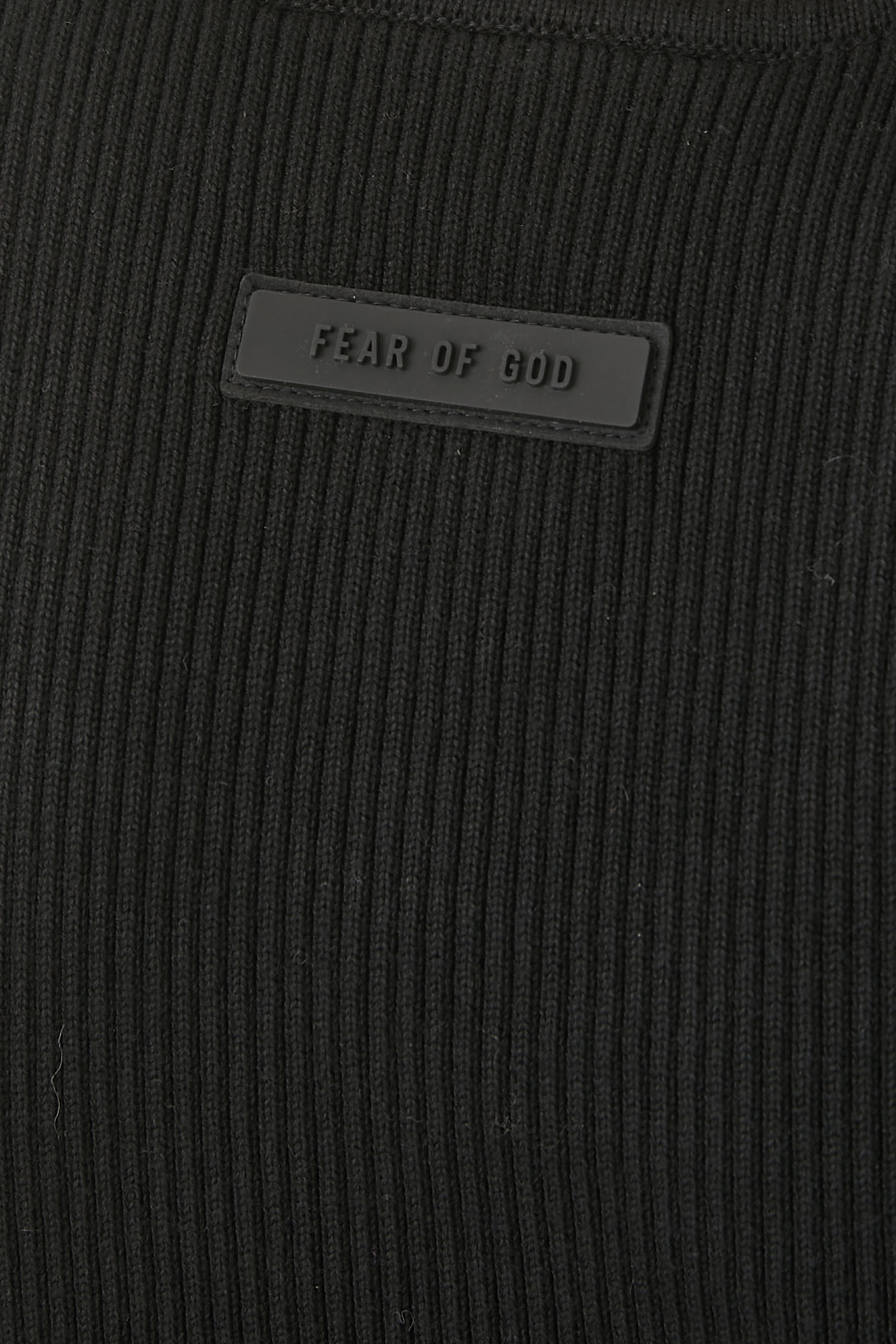 بلوزة رياضية بلا أكمام