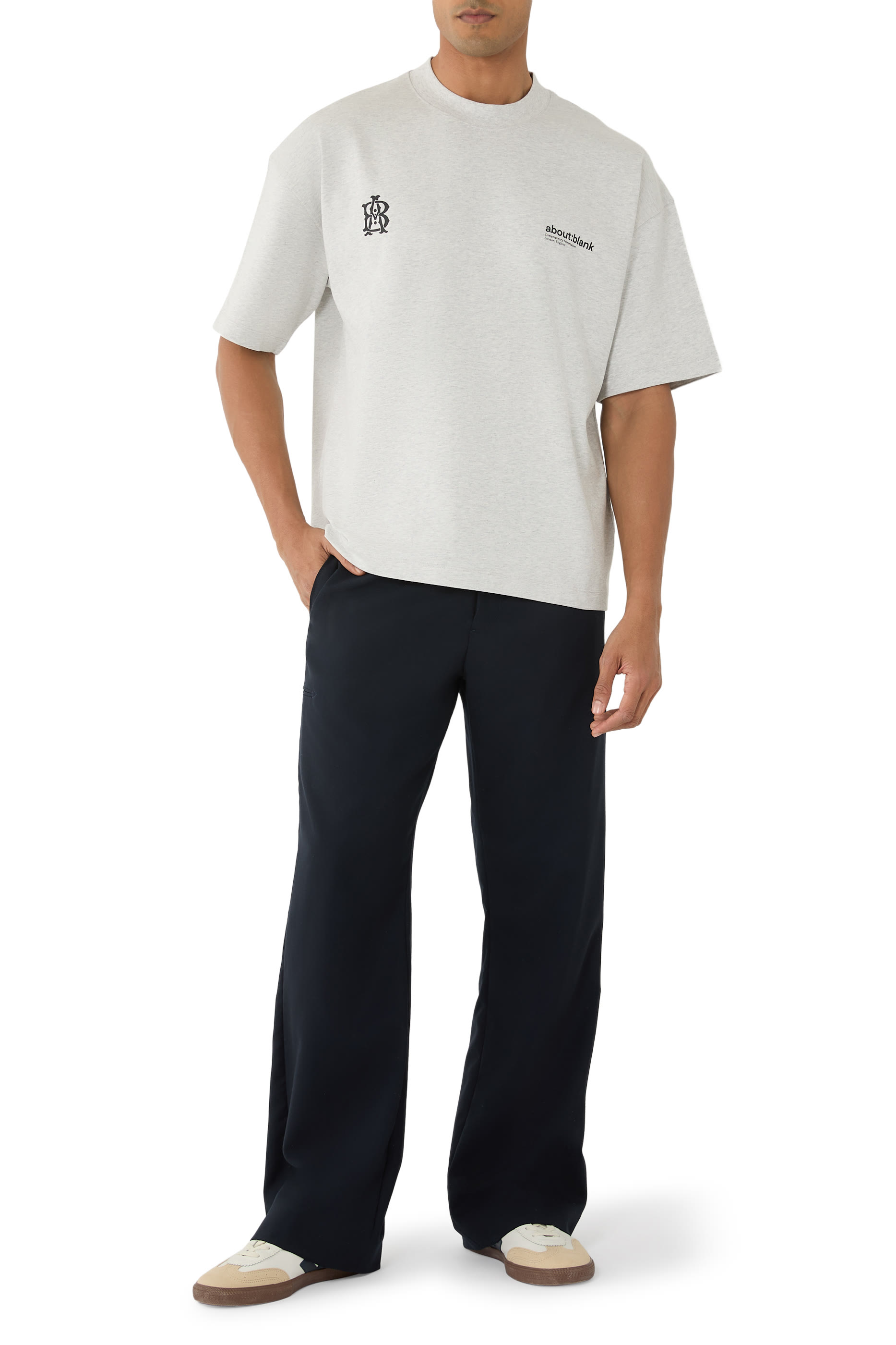 تي شيرت بطبعة مزدوجة لشعار الماركة