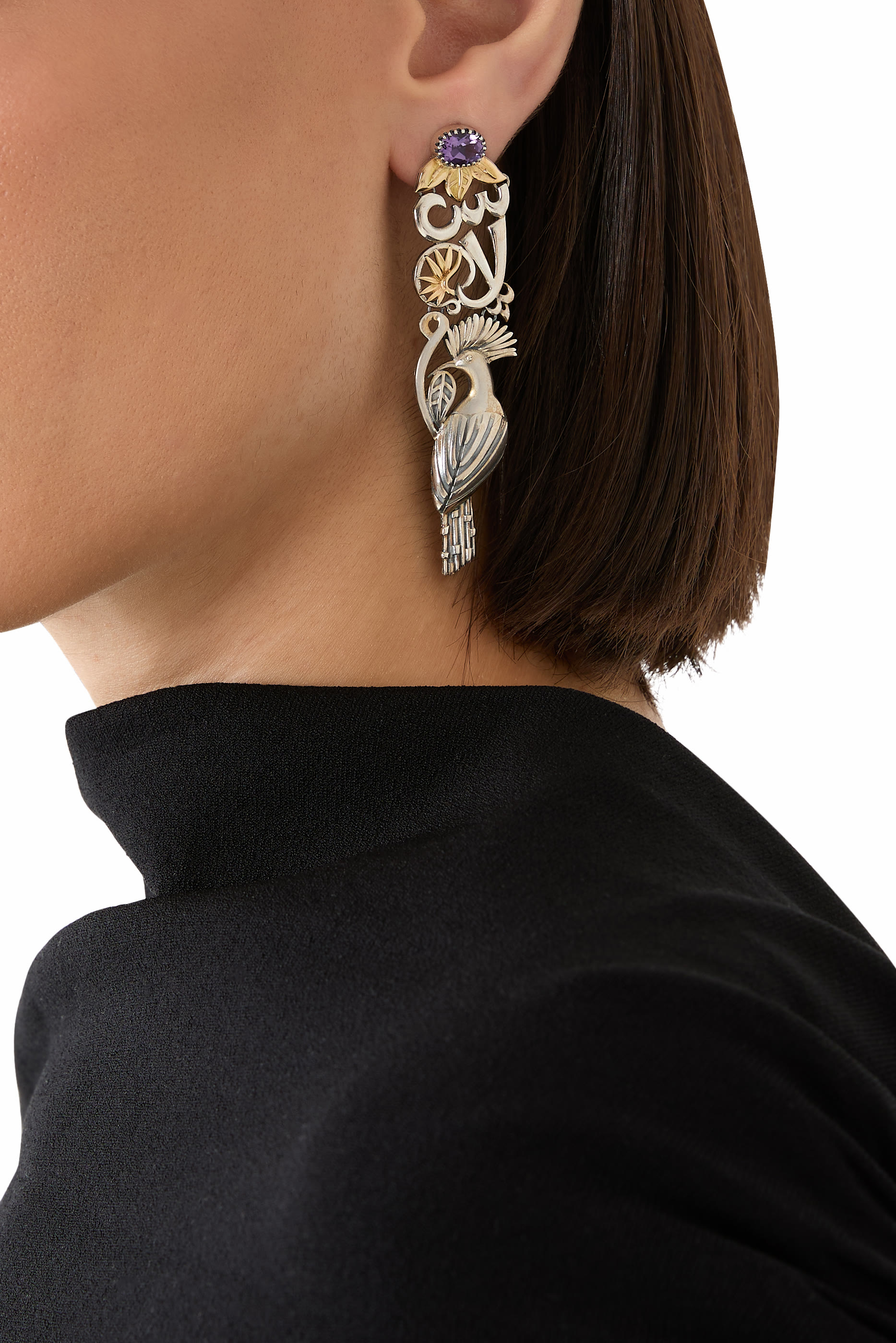 قرط منفرد بنقشة كلمة سلام ورمز الحكمة