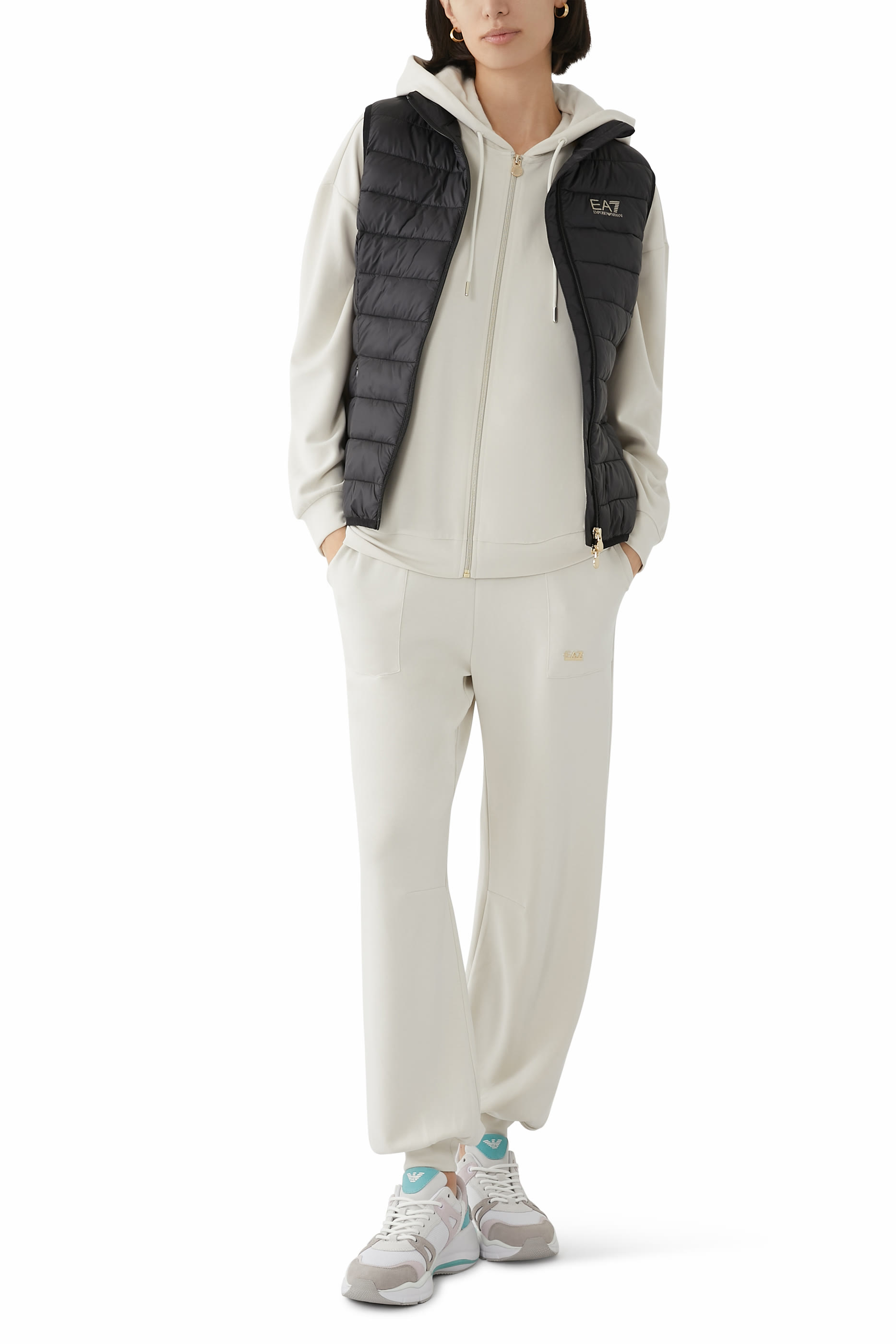 بنطال رياضي بقصة فضفاضة بشعار الماركة