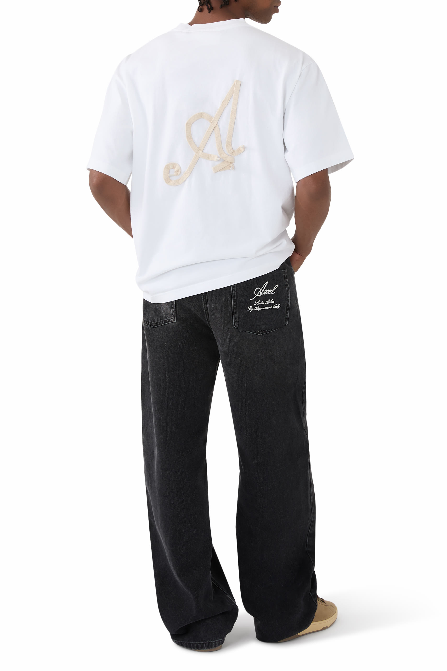 تييشرت بتفاصيل رباط