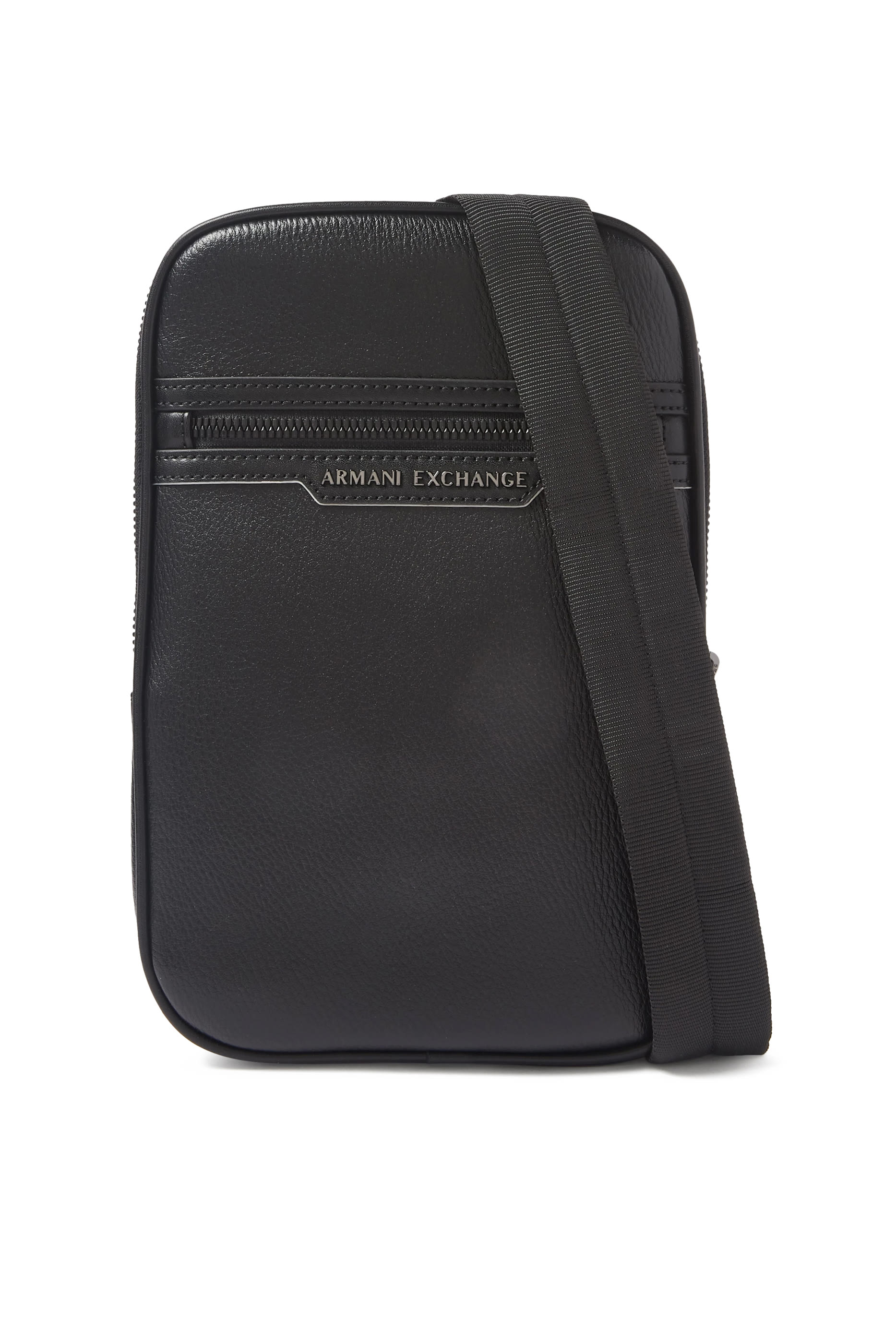 حقيبة بحمالة كتف خامة لامعة