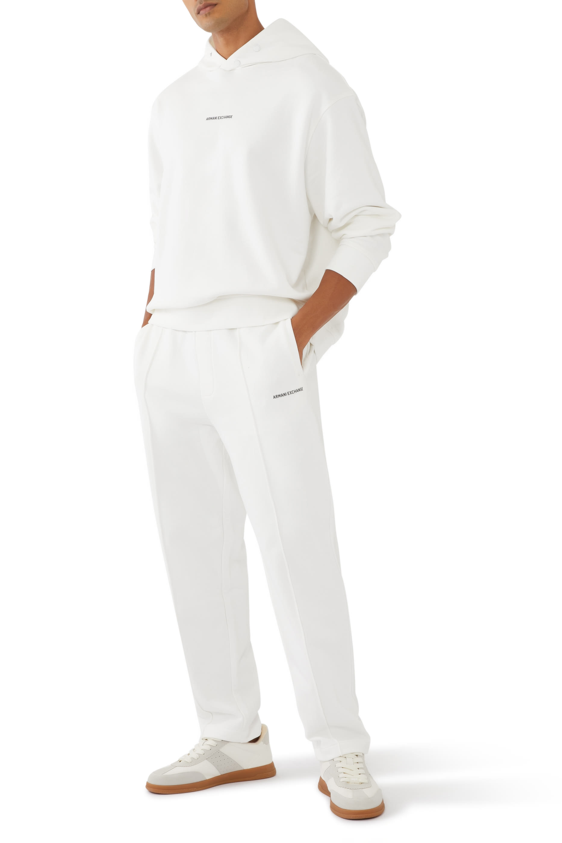 بنطال رياضي بنقشة مربعات وحروف شعار الماركة