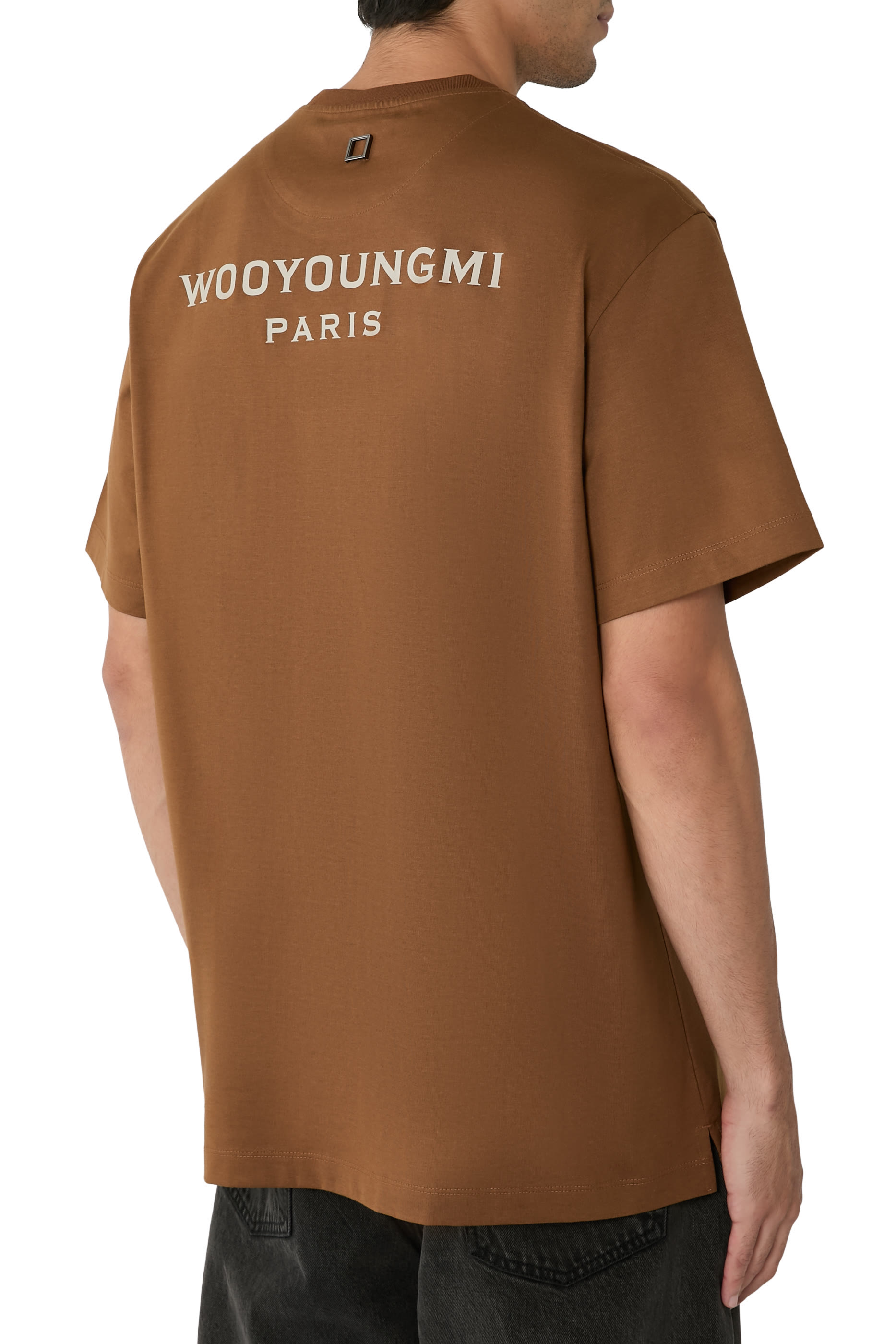 تيشيرت بظهر مزين بشعار الماركة قطن