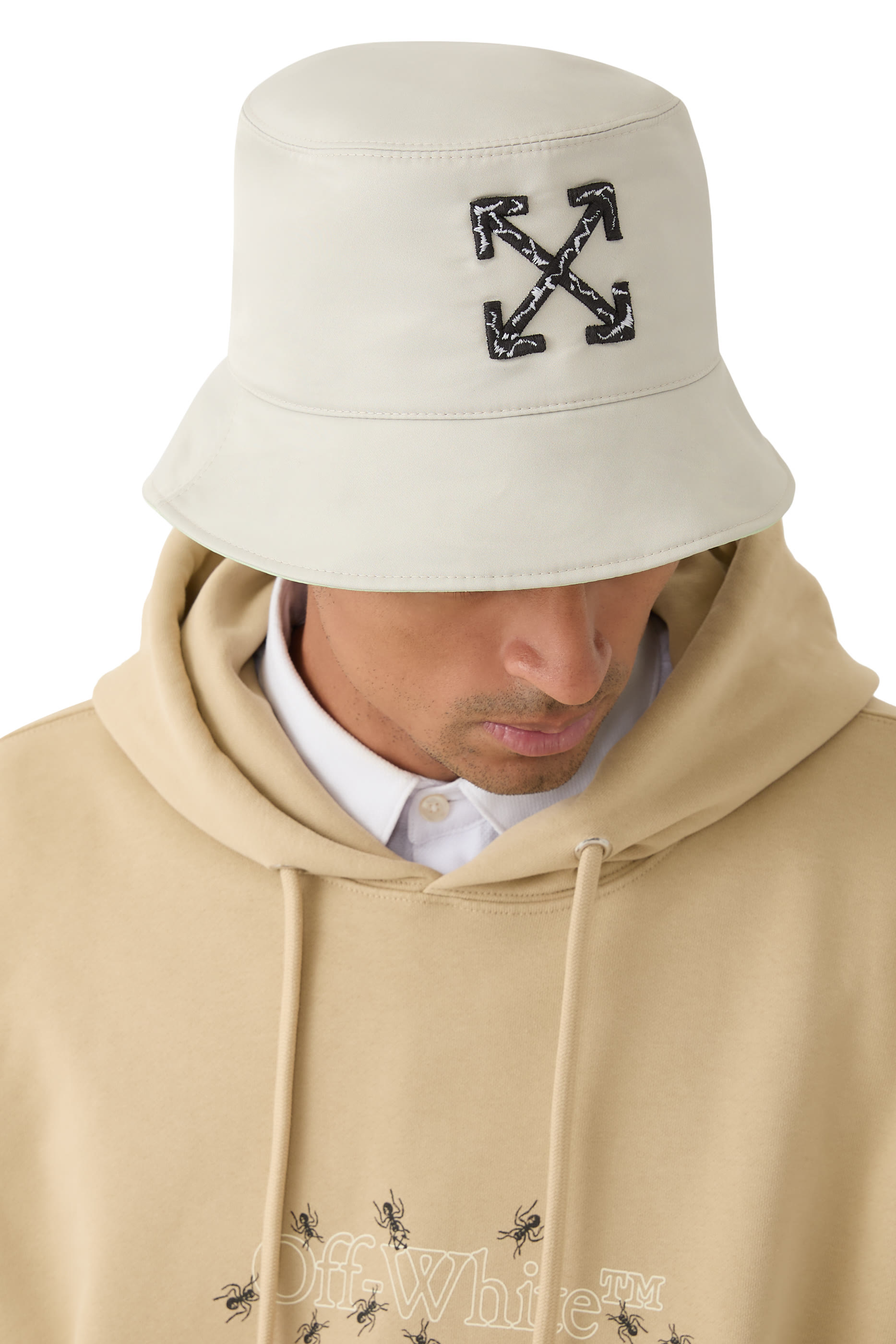 قبعة باكيت بشعار الأسهم