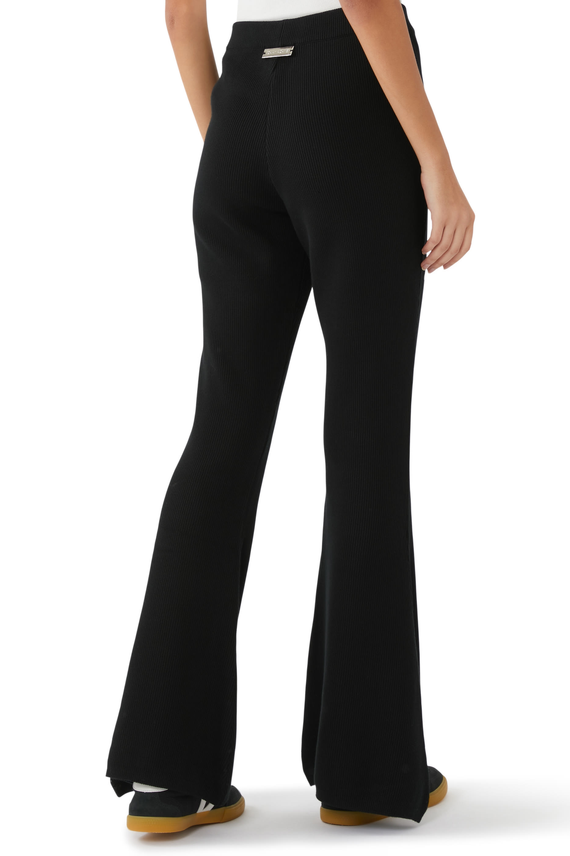 بنطال بحافة واسعة