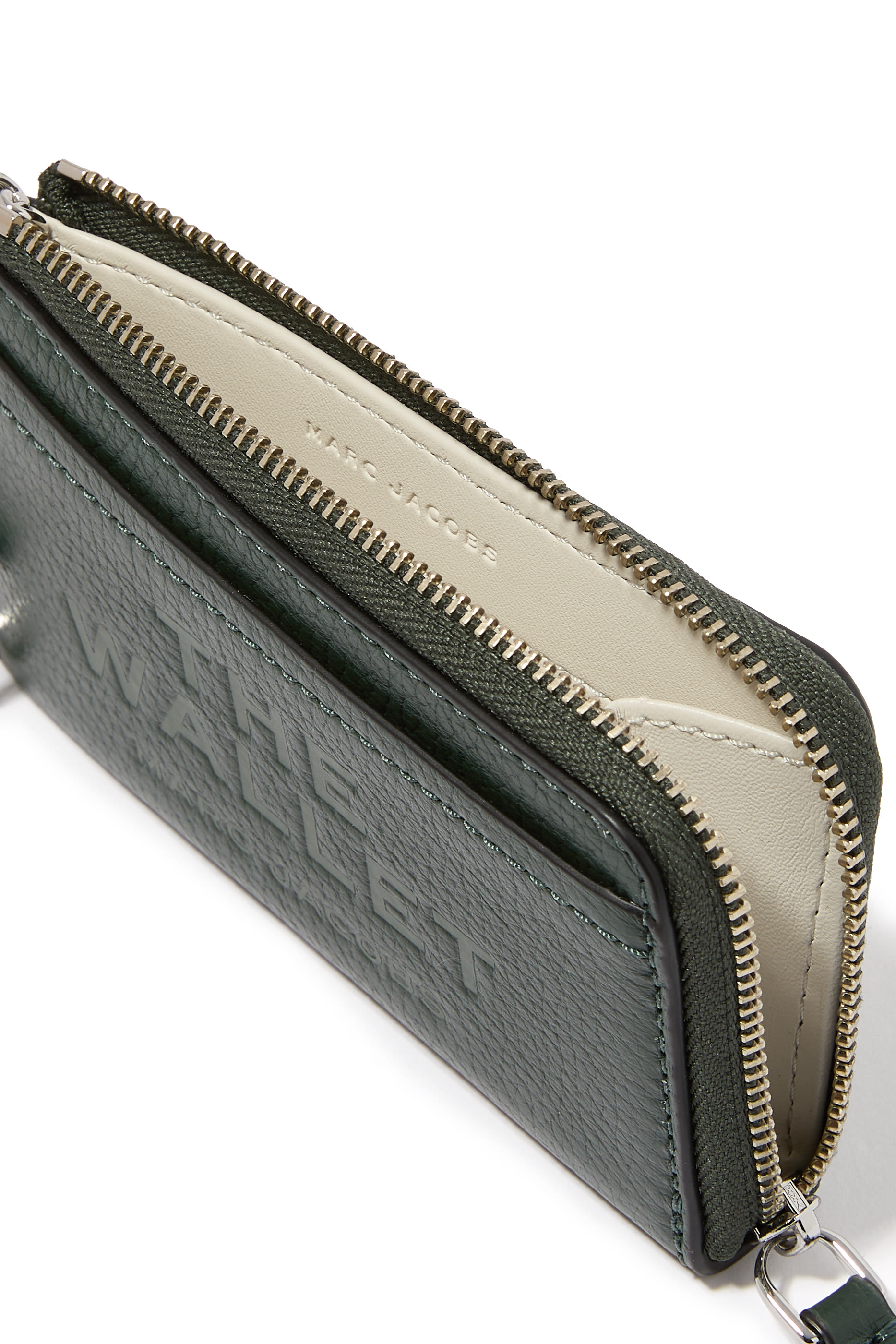 محفظة بسحّاب علوي جلد