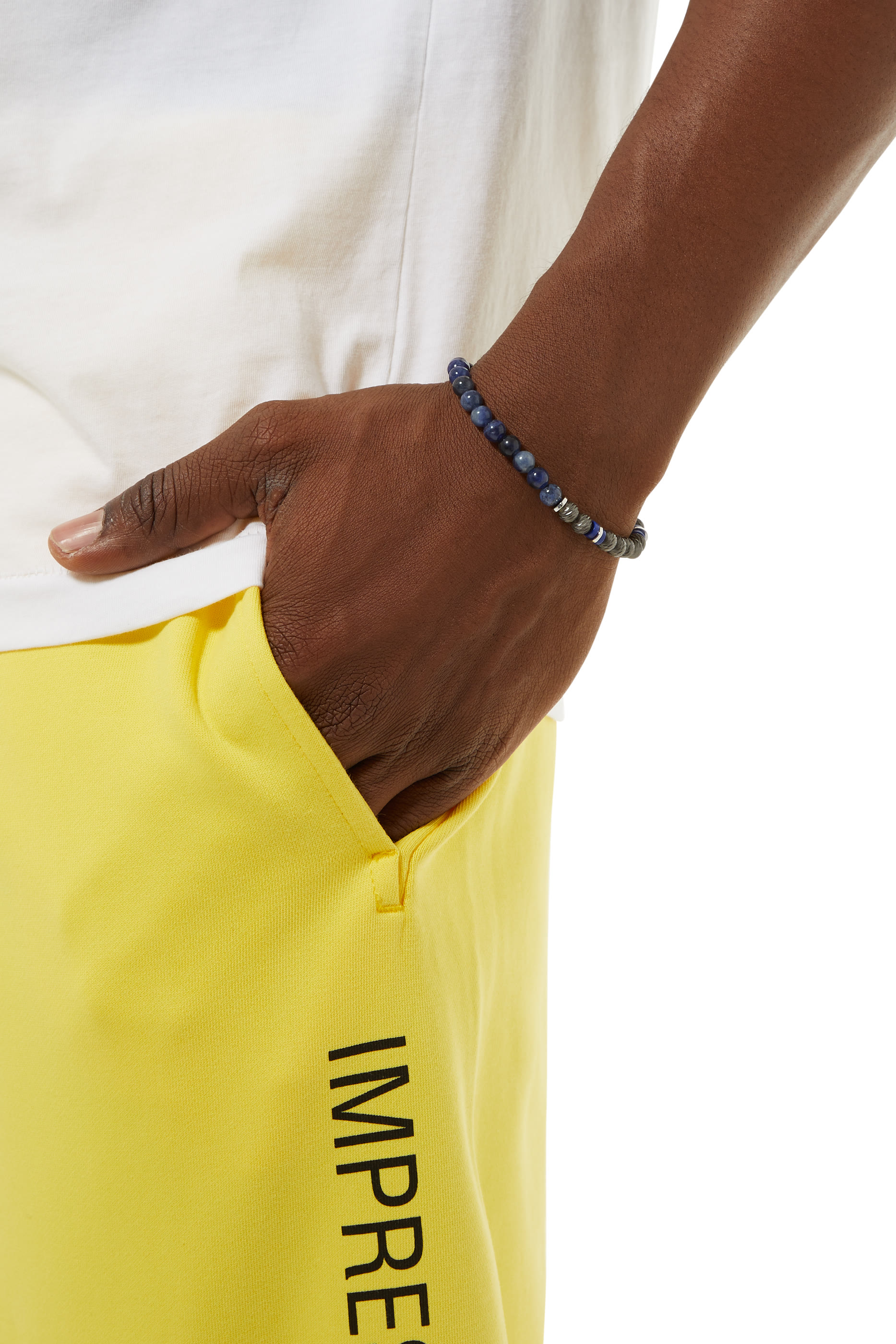 سوار بخرز أزرق