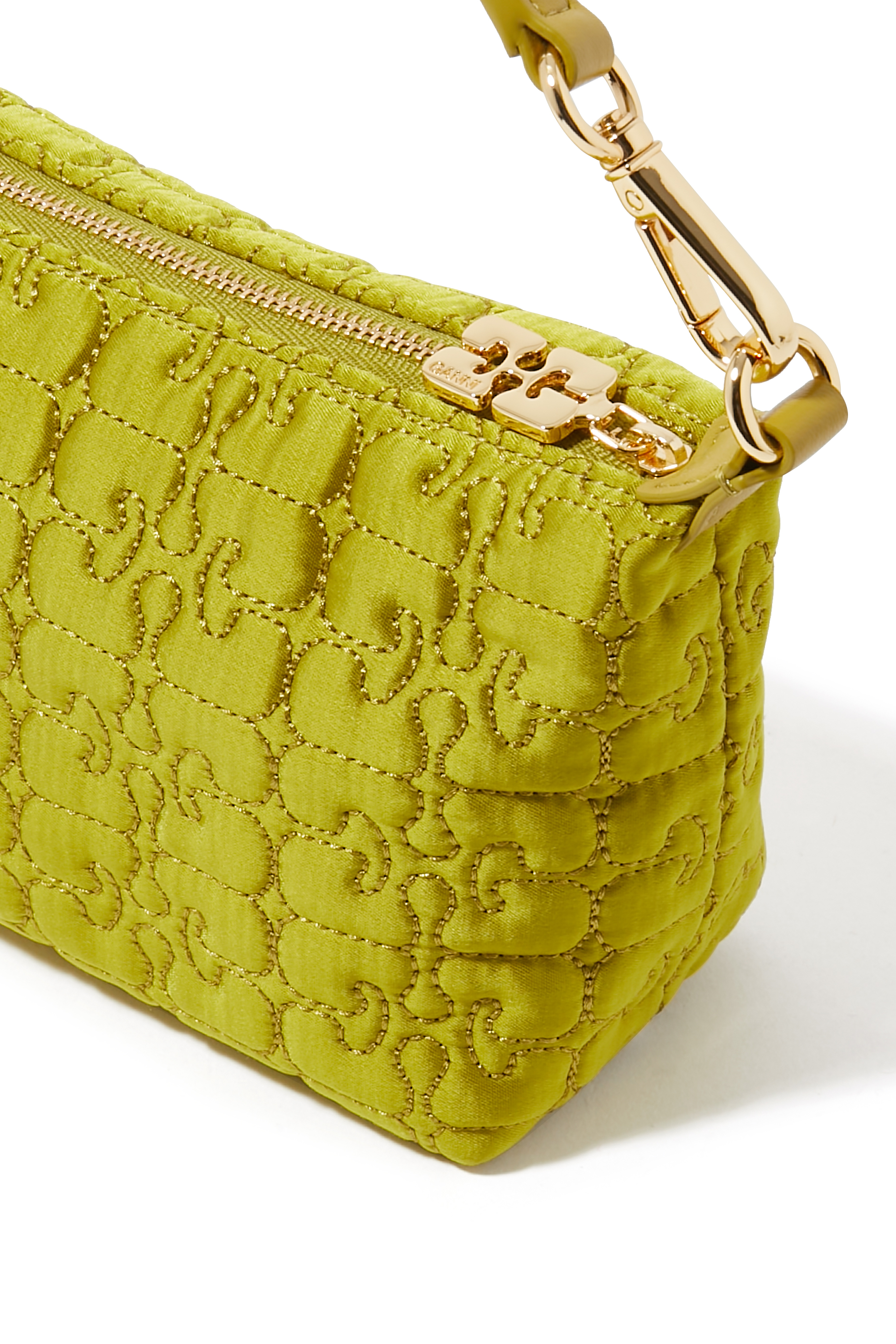 حقيبة صغيرة بنقشة فراشة