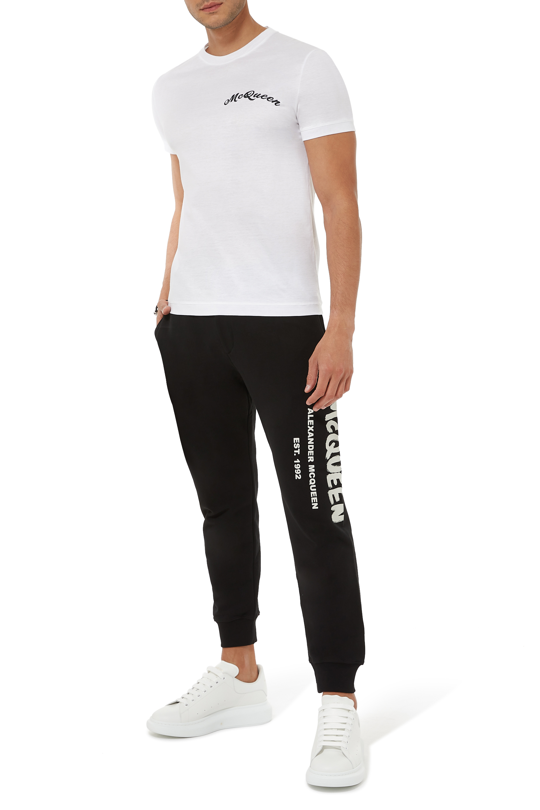 بنطال رياضي بطبعة بتصميم غرافيتي