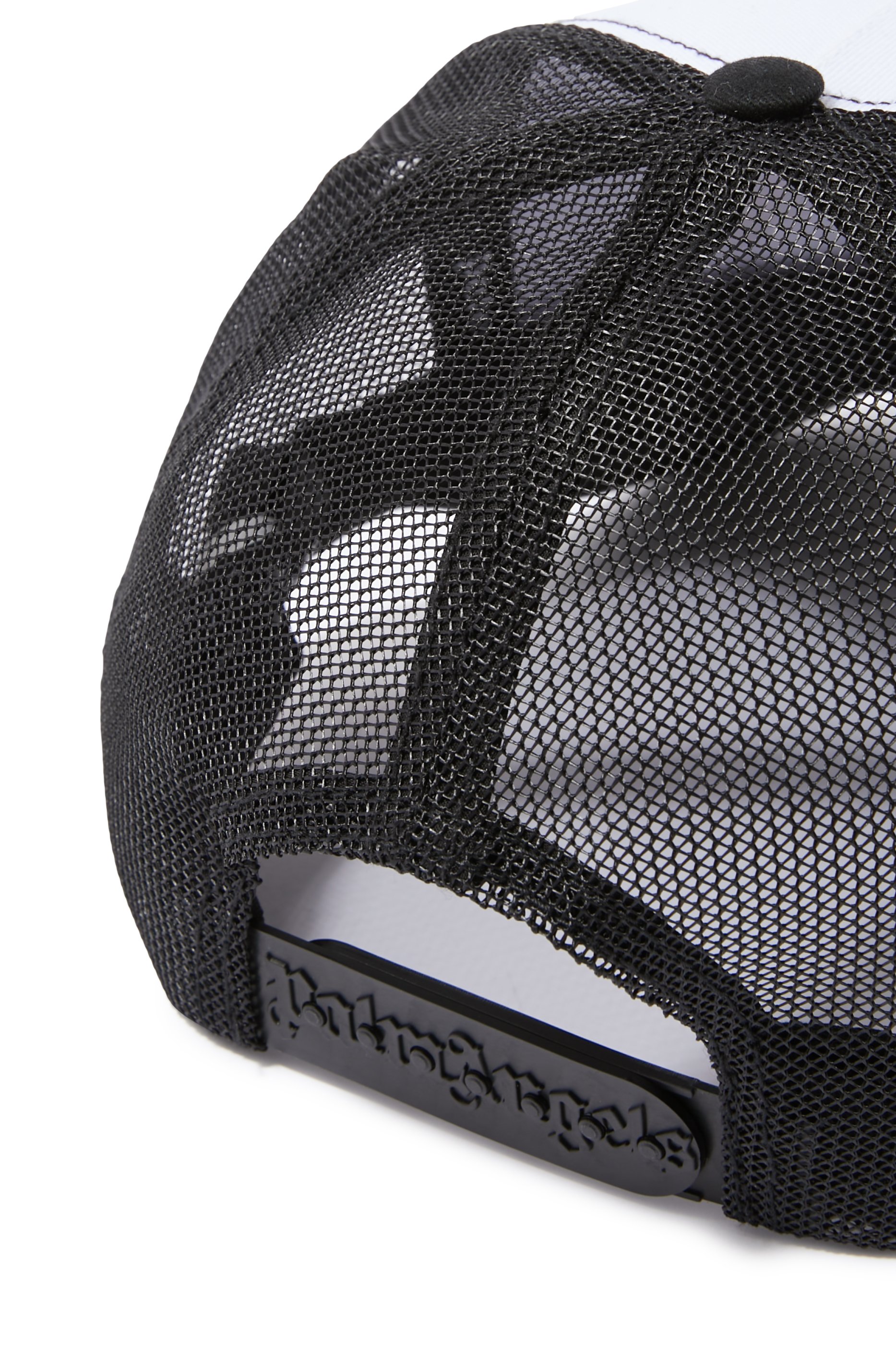 كاب تراكر بشعار بالم انجلز سيتي