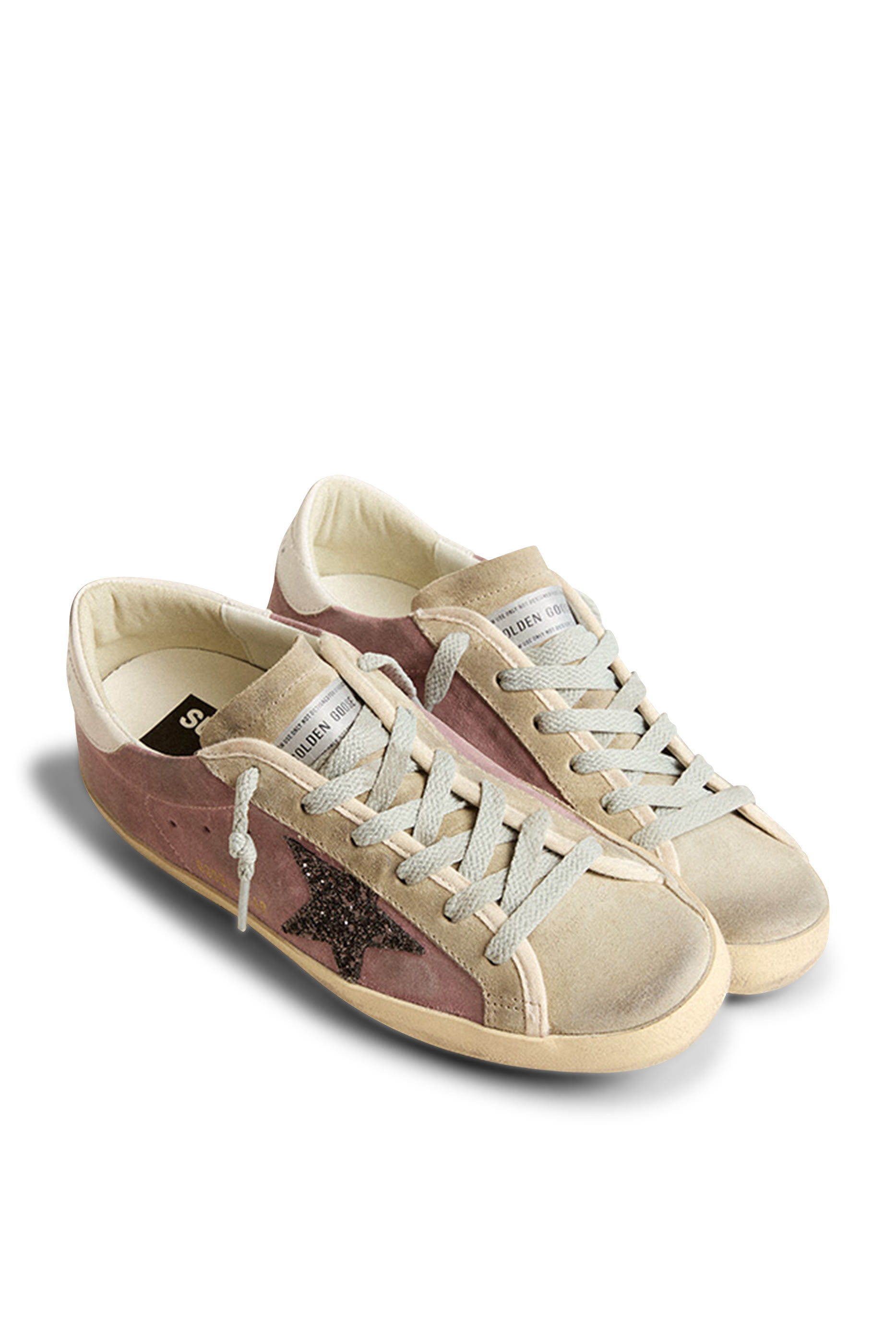 سنيكرز سوبر ستار مع تفاصيل مميزة