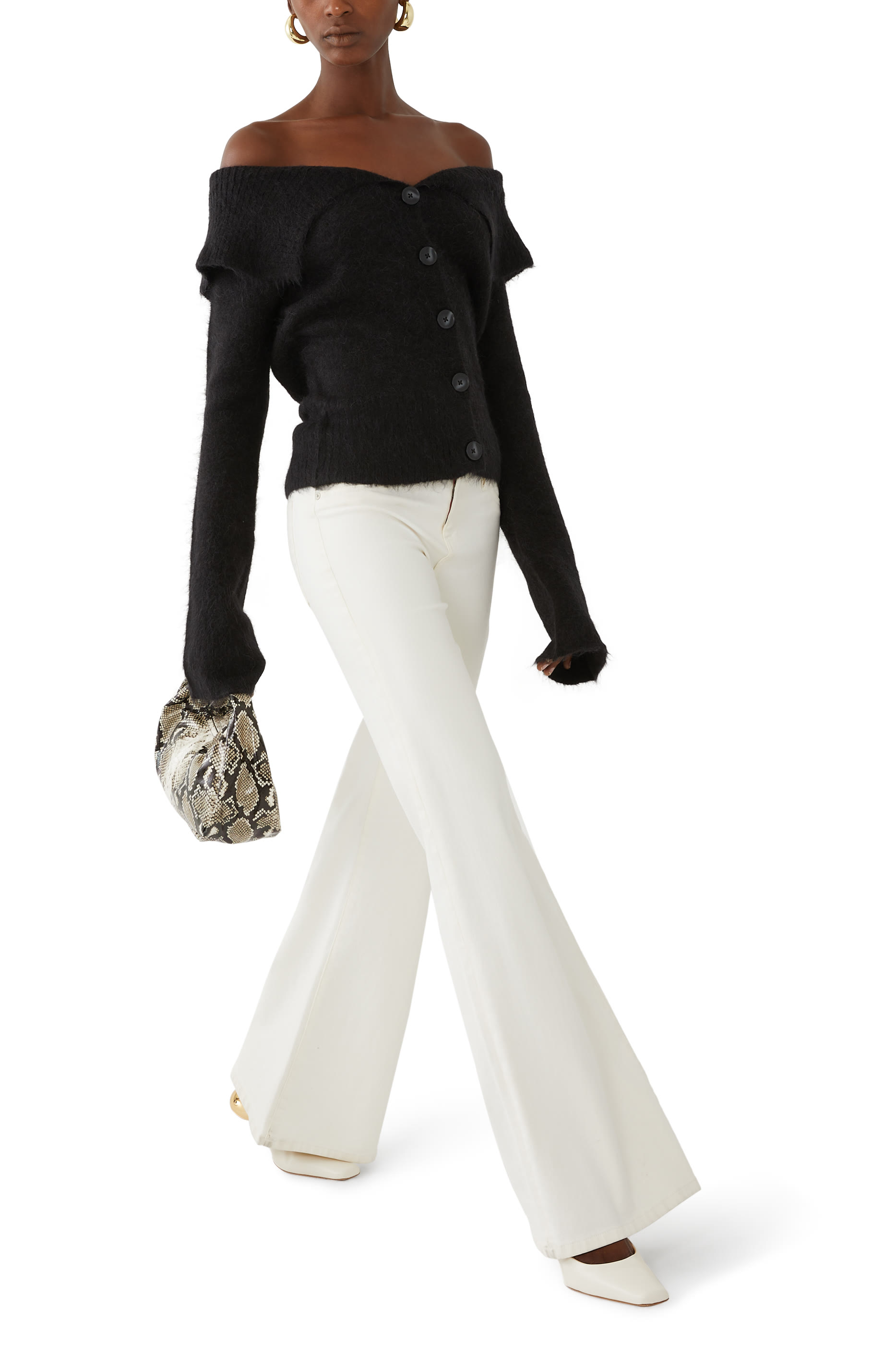 كارديجان بأكتاف متساقطة