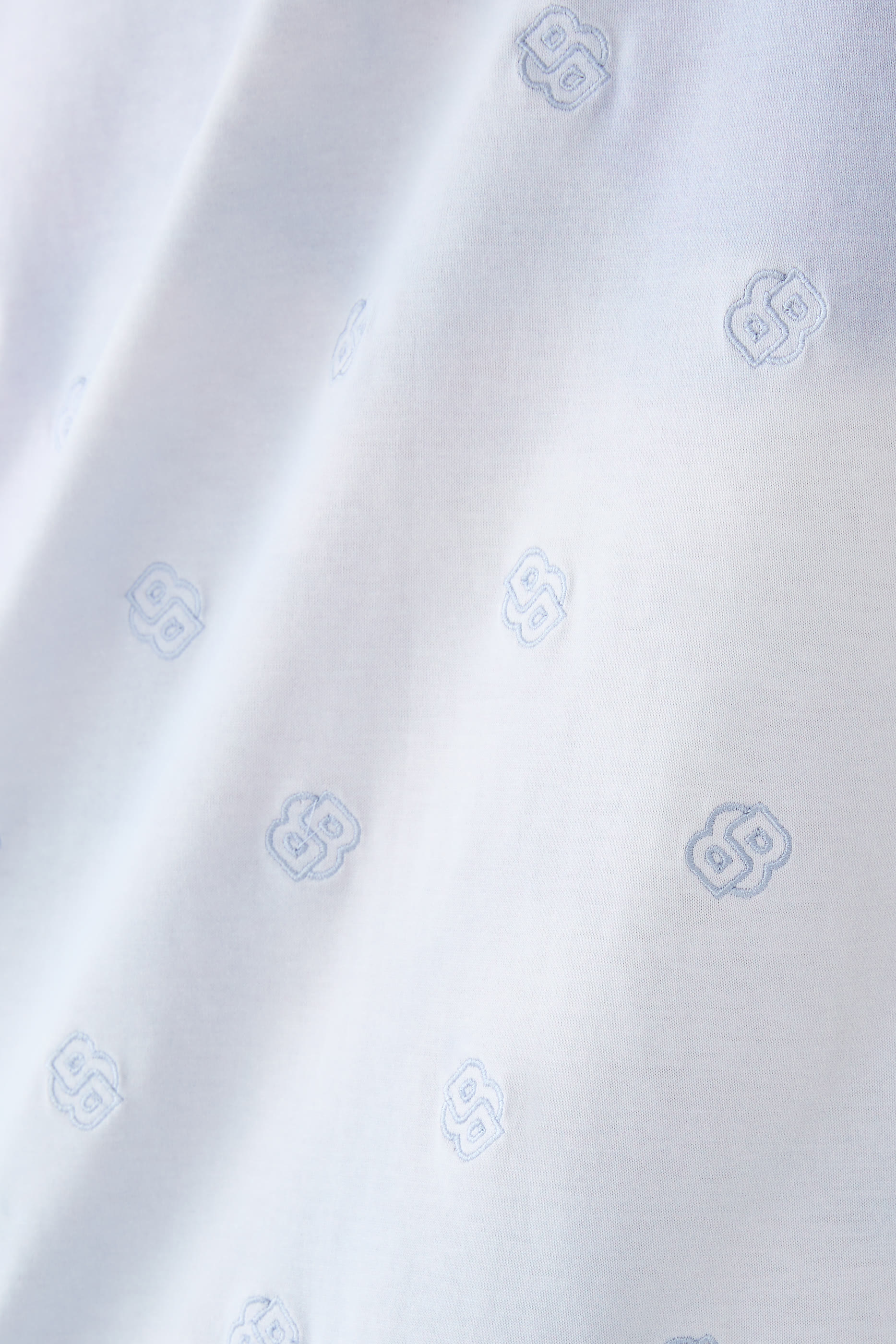 تيشيرت بنقشة حرفي شعار الماركة