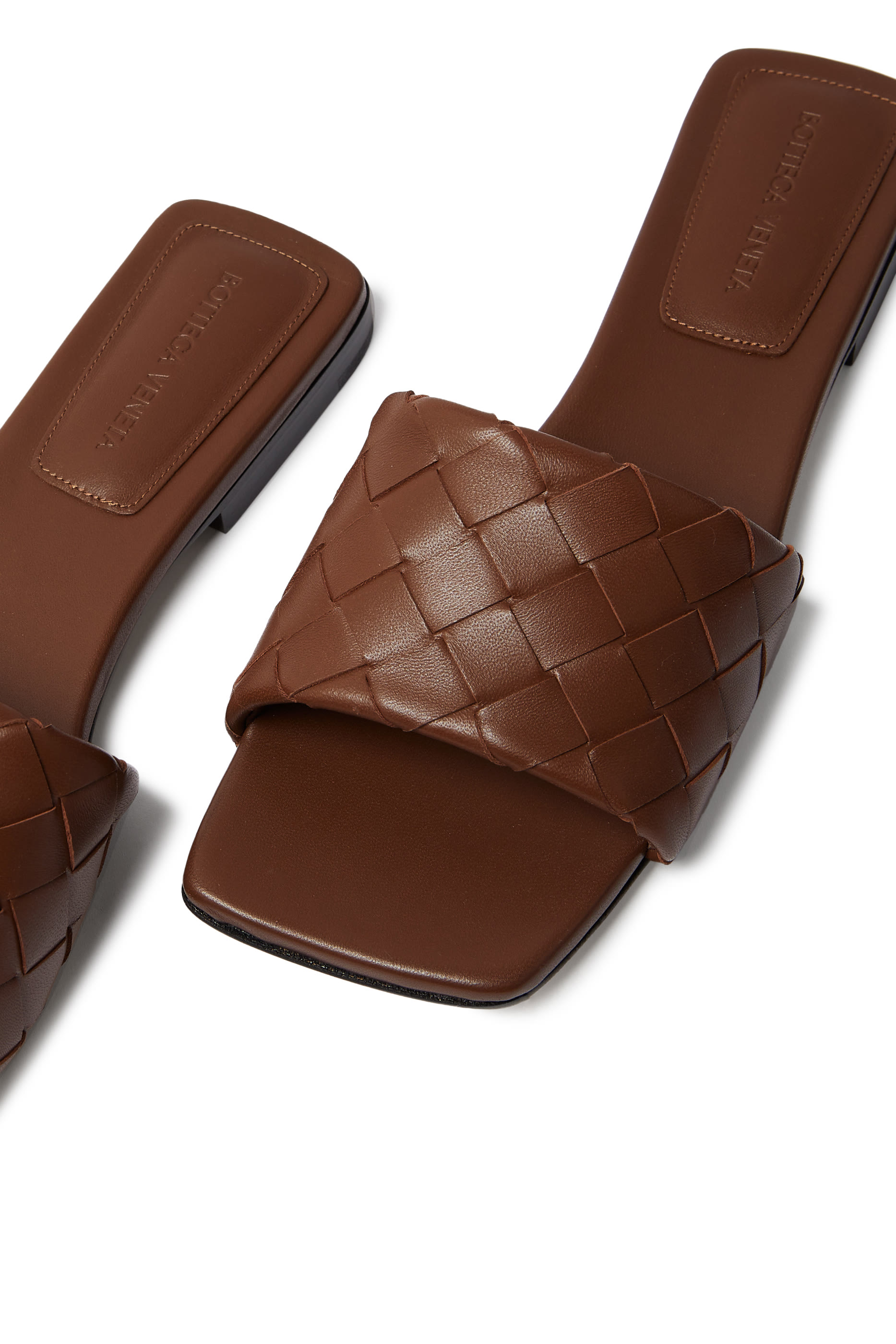 حذاء باركو بنعل مسطح مفتوح من الخلف