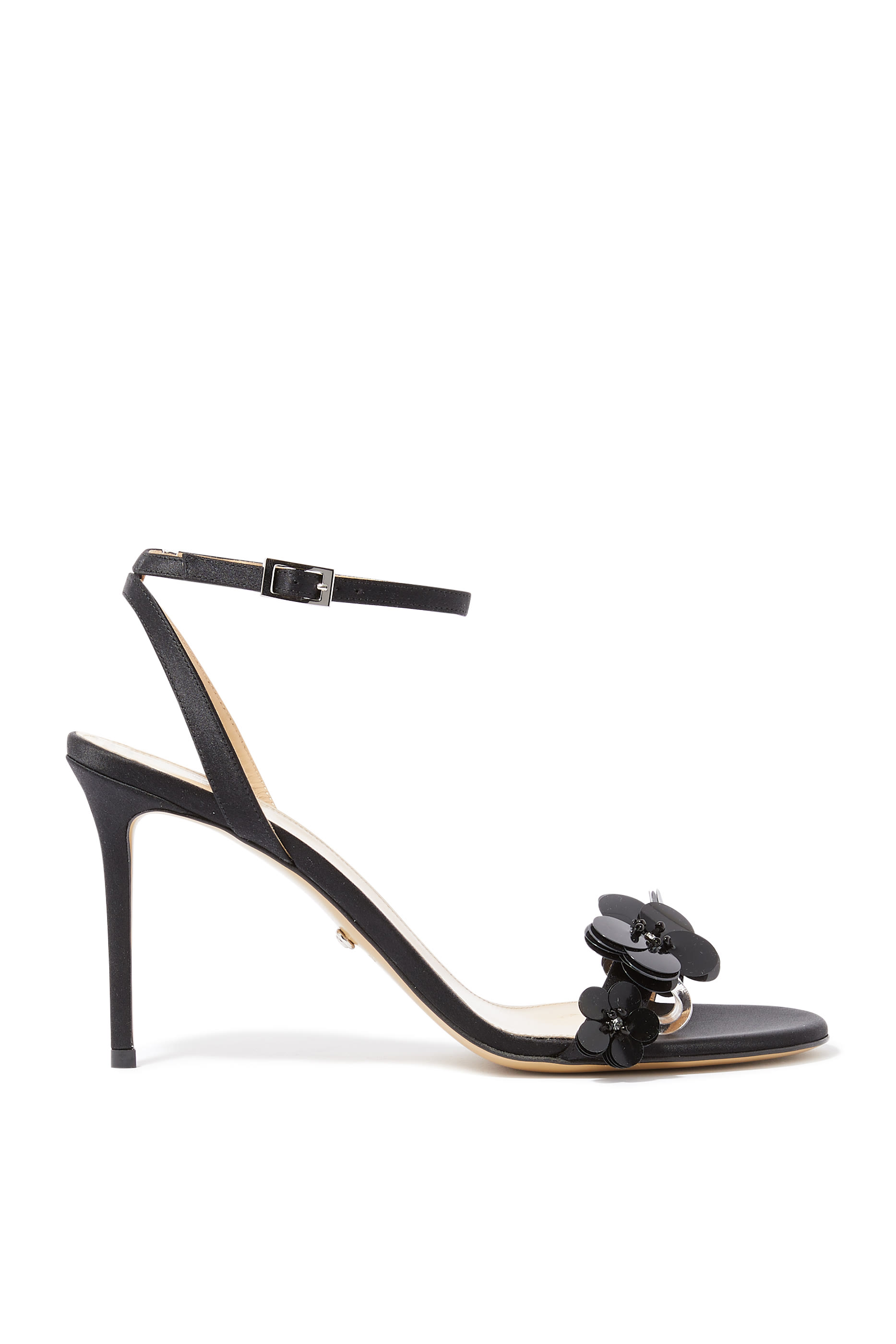 صندل 95 مزين بزهور مطرزة بالترتر