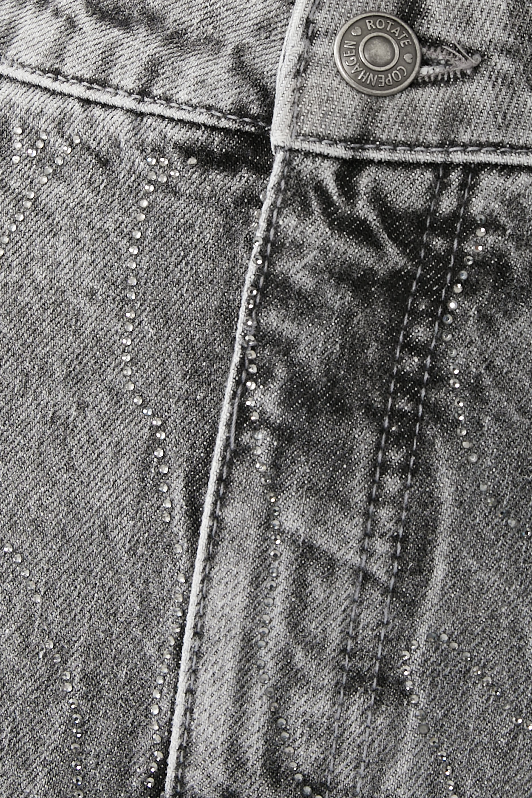 تنورة دنيم مرصعة بأحجار الراين