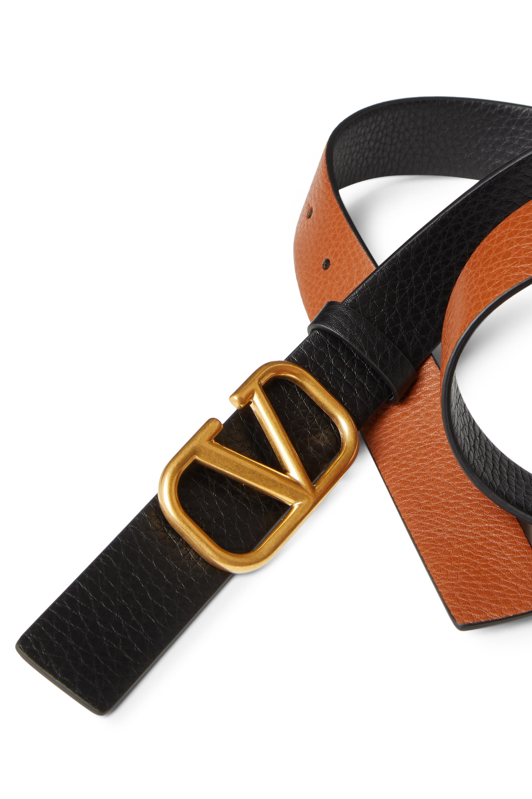 حزام بإبزيم بشعار V