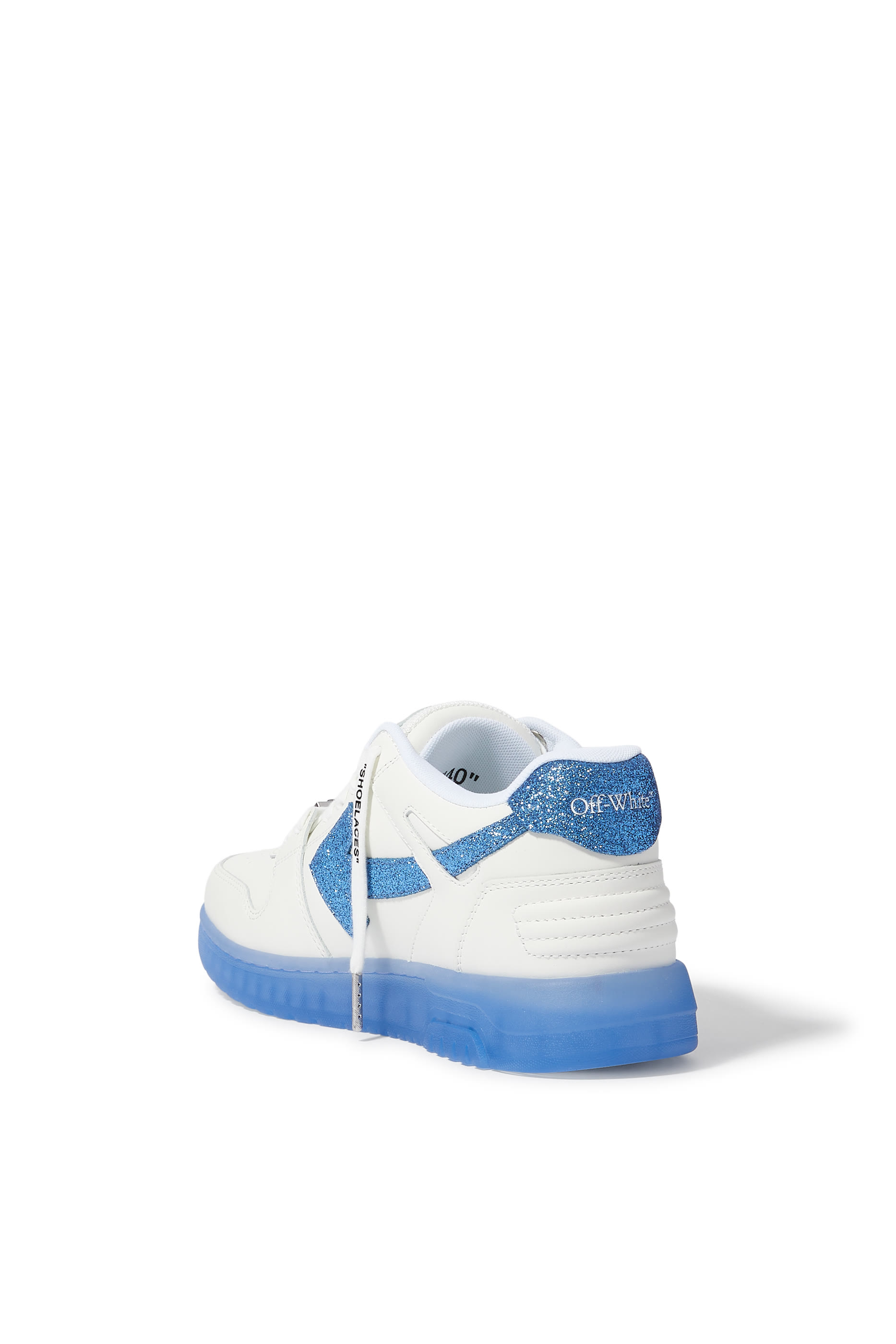 سنيكرز اوت اوف اوفيس بحلية معدنية