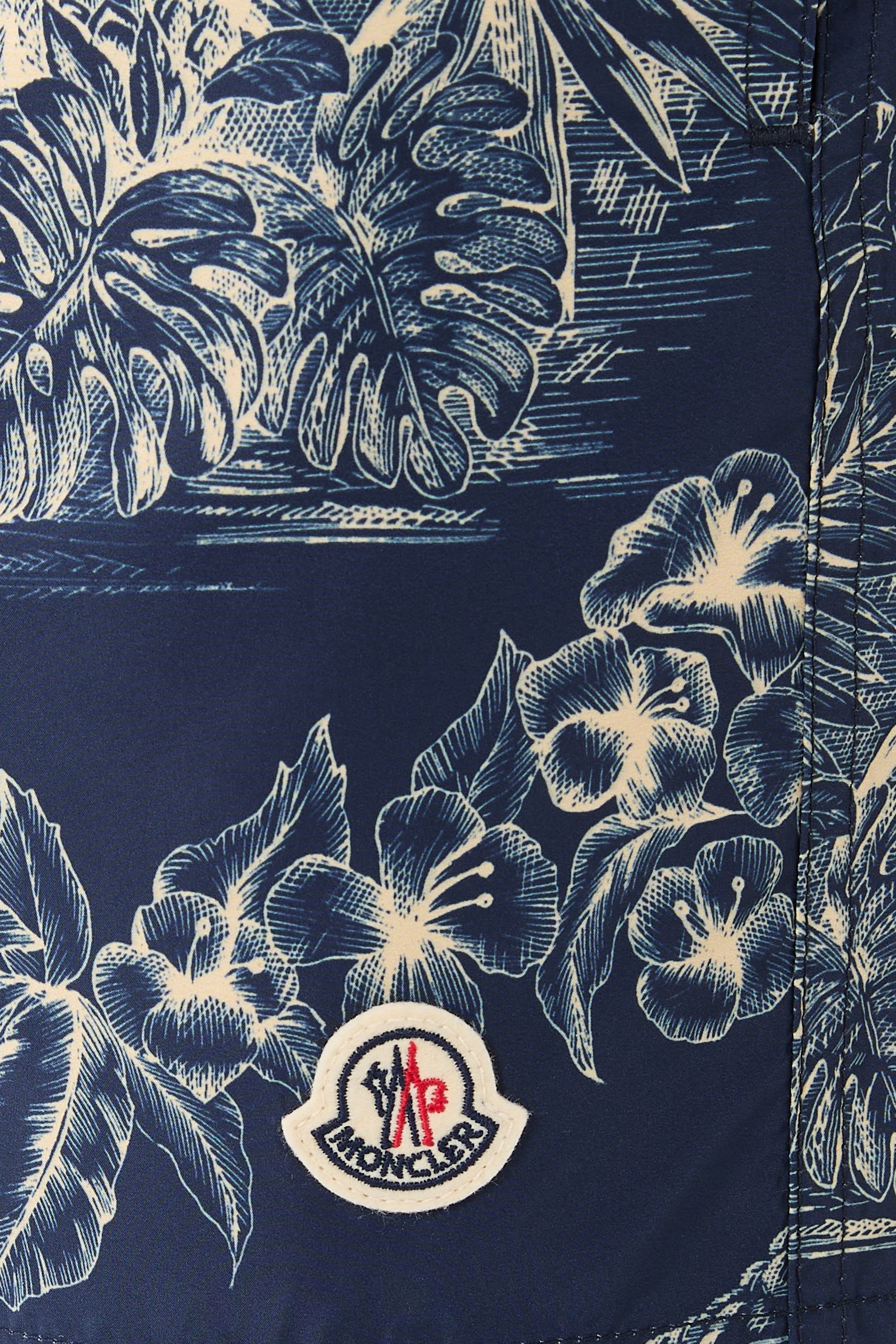 شورت سباحة بطبعة أزهار