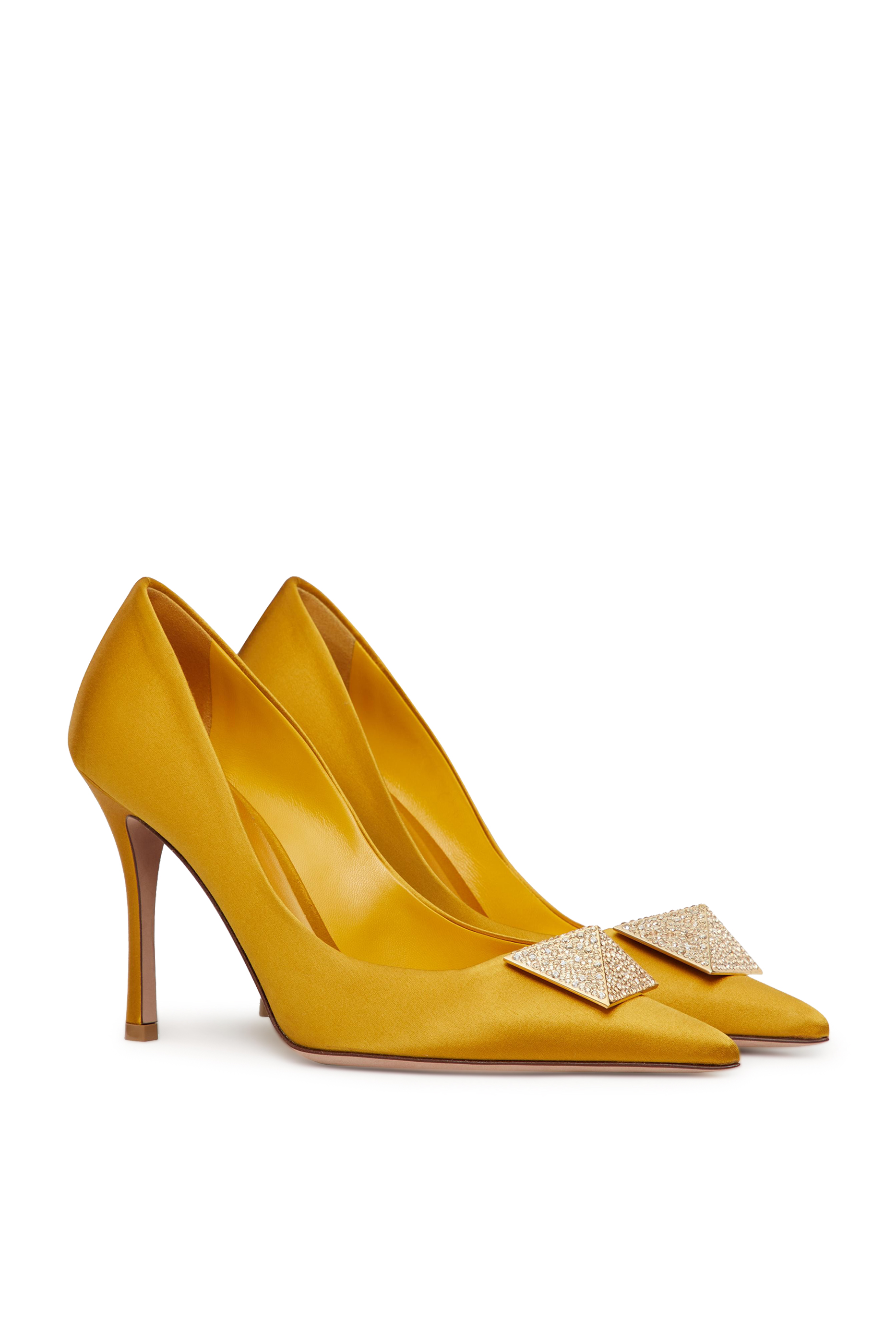 حذاء كلاسيك فالنتينو غارافاني 100 ستان مرصع بحلية هرمية