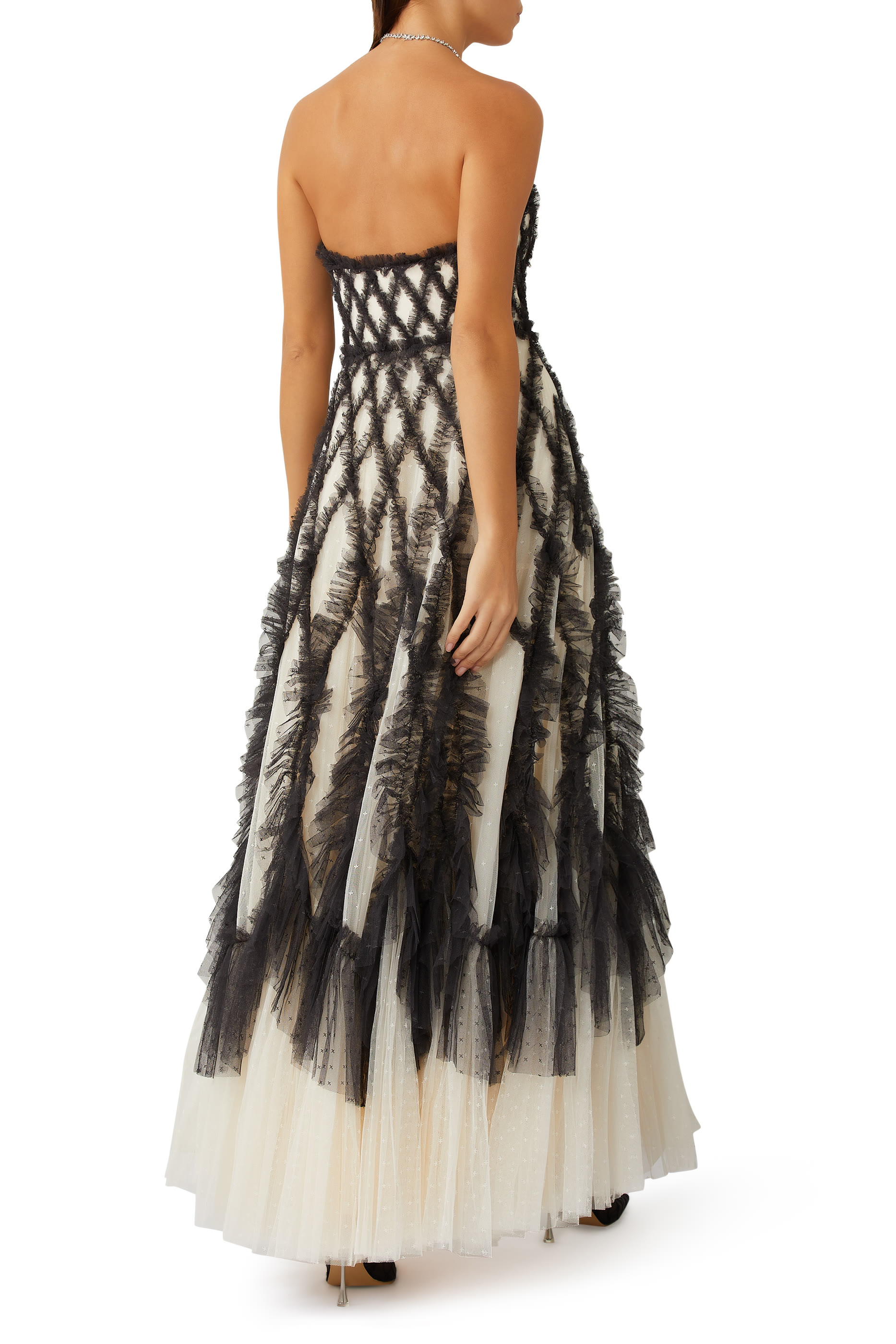 فستان سهرة روزيلا بلا حمالات مزين بكشكش