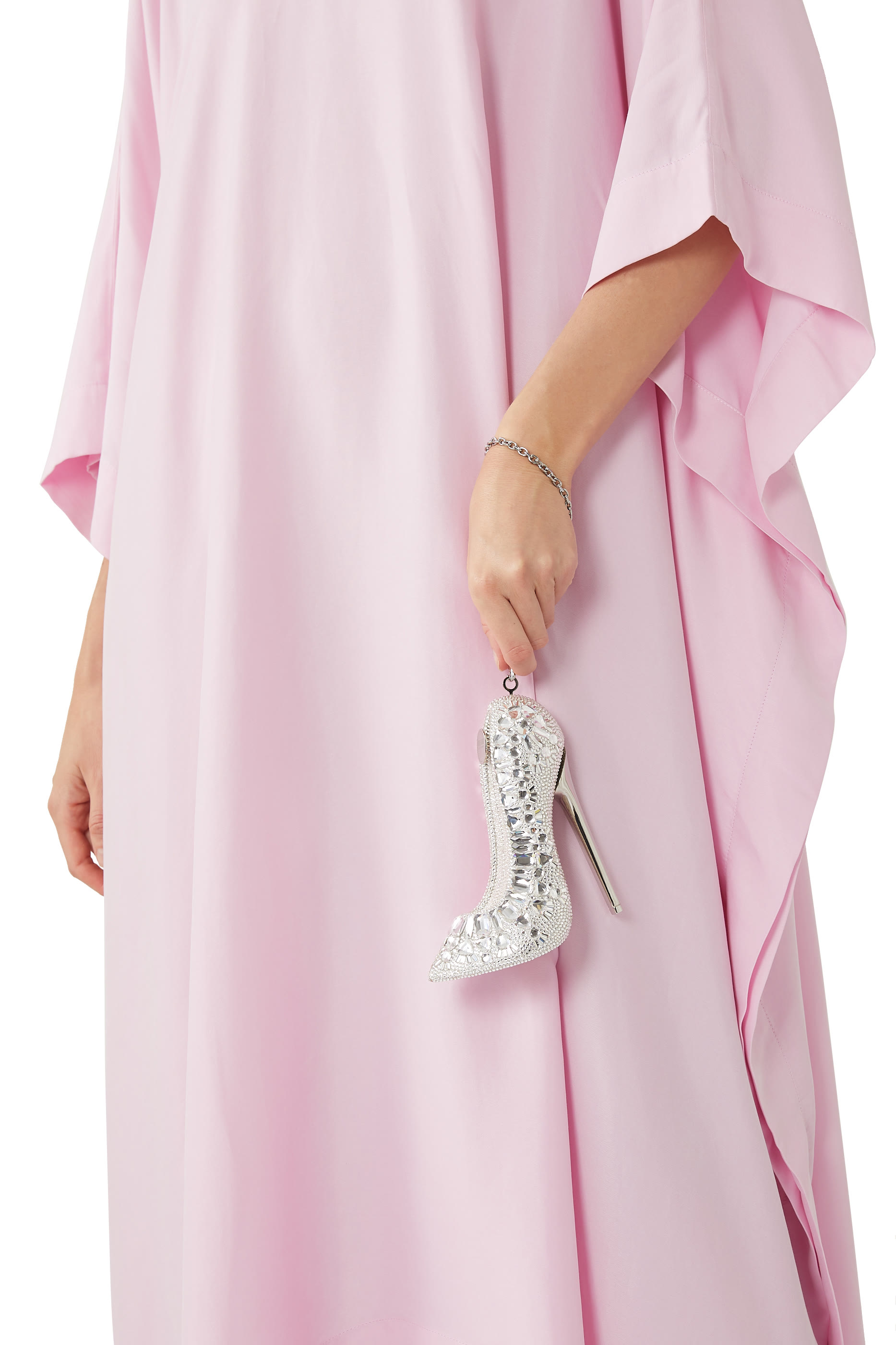 كلاتش بتصميم حذاء بكعب عالي مرصع بالكريستال