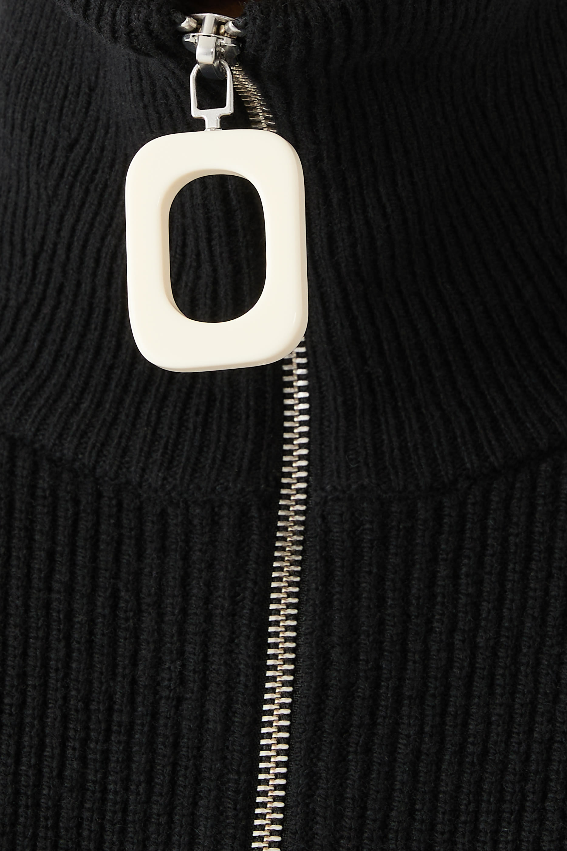 سترة بنصف سحاب