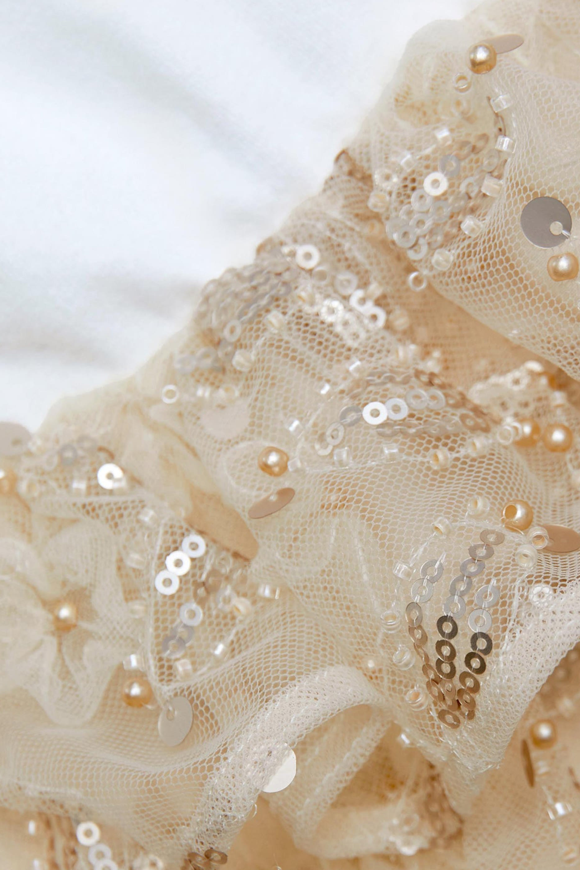 فستان جيرسيه تول مطرز بالترتر للأطفال