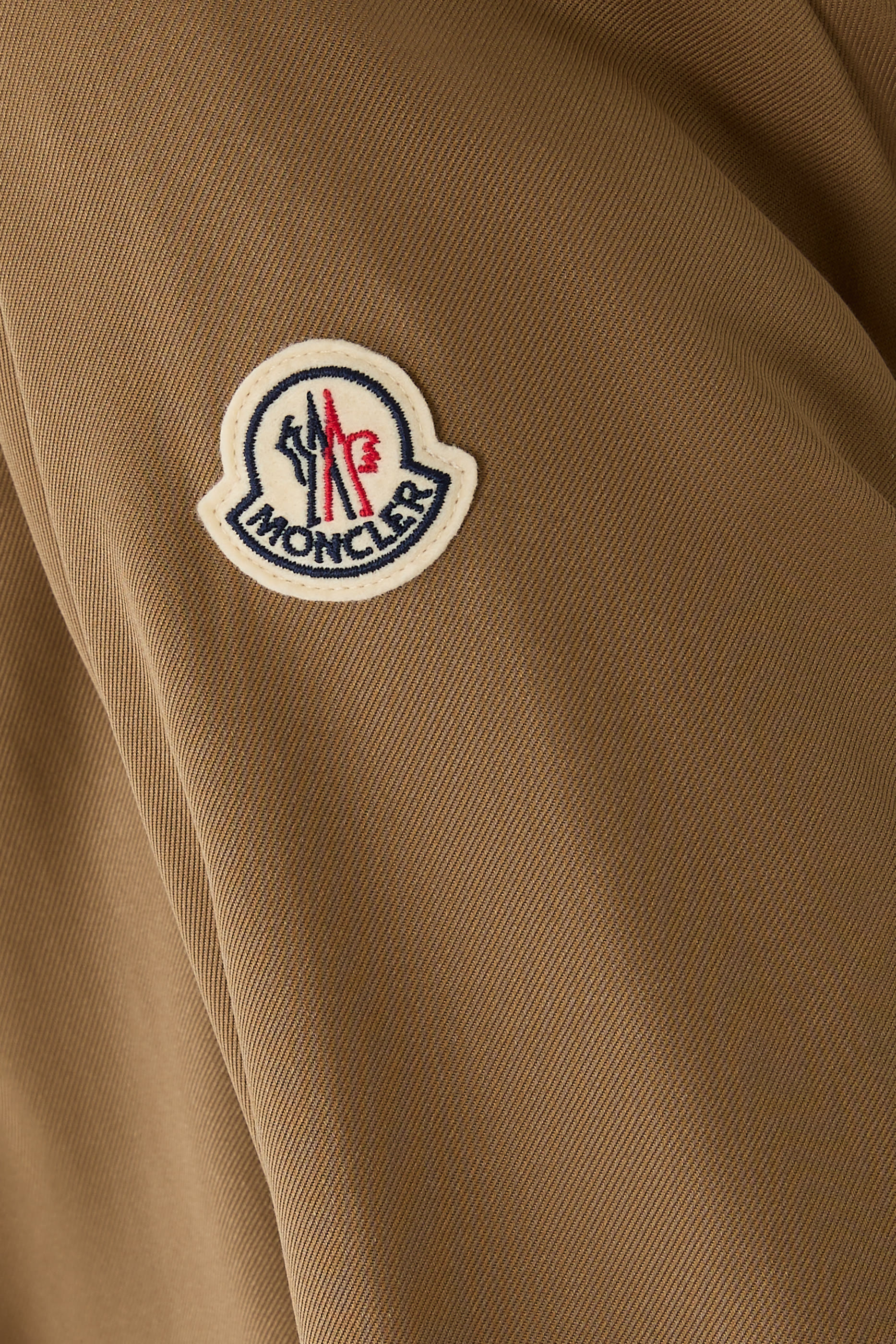 جاكيت أدينيوم بغطاء للرأس