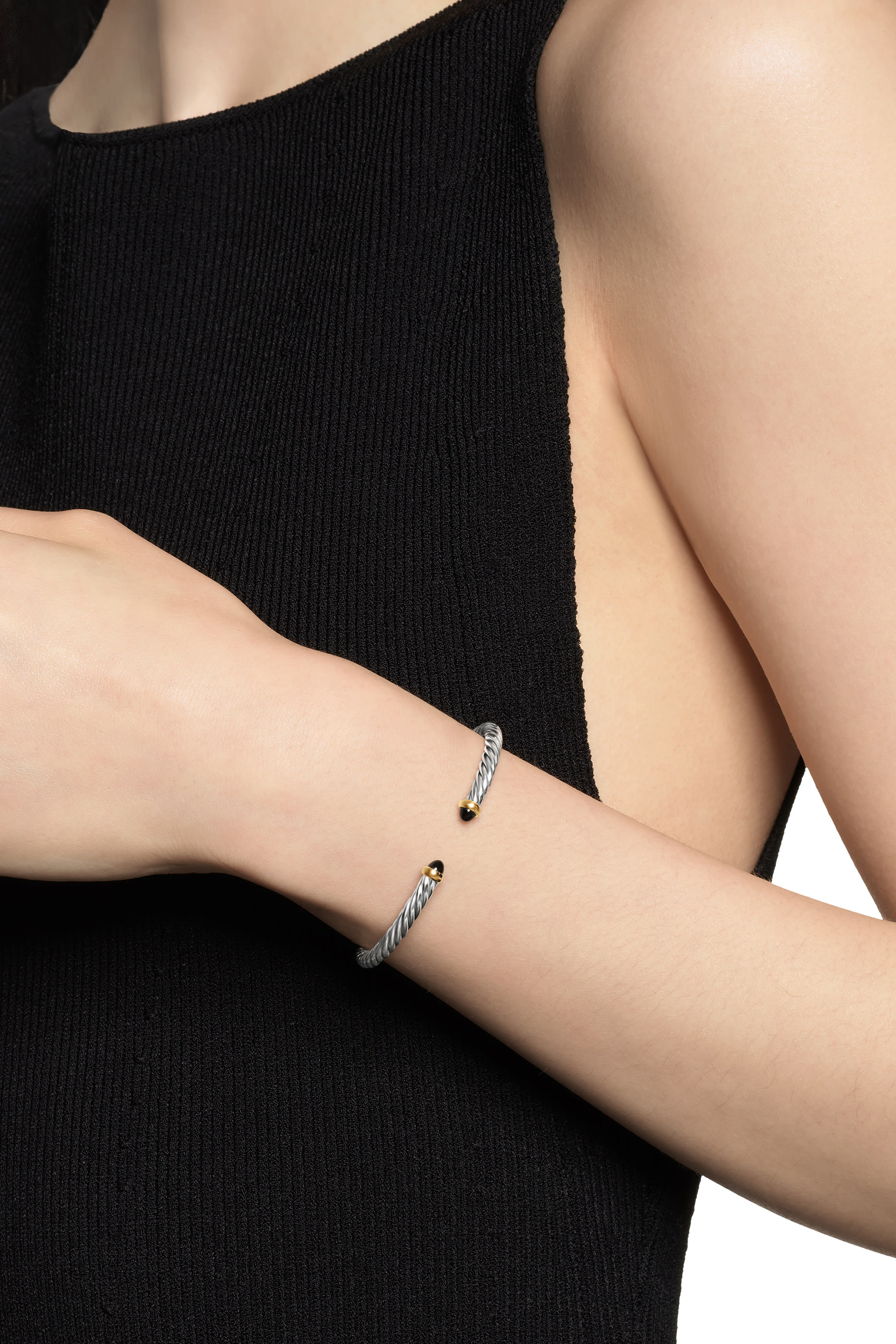 سوار كابل فلكس مرصع بالعقيق الأسود ذهب أصفر عيار 18 وفصة إسترلينية